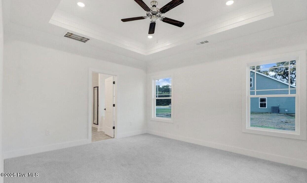 100563346 | Photo 12