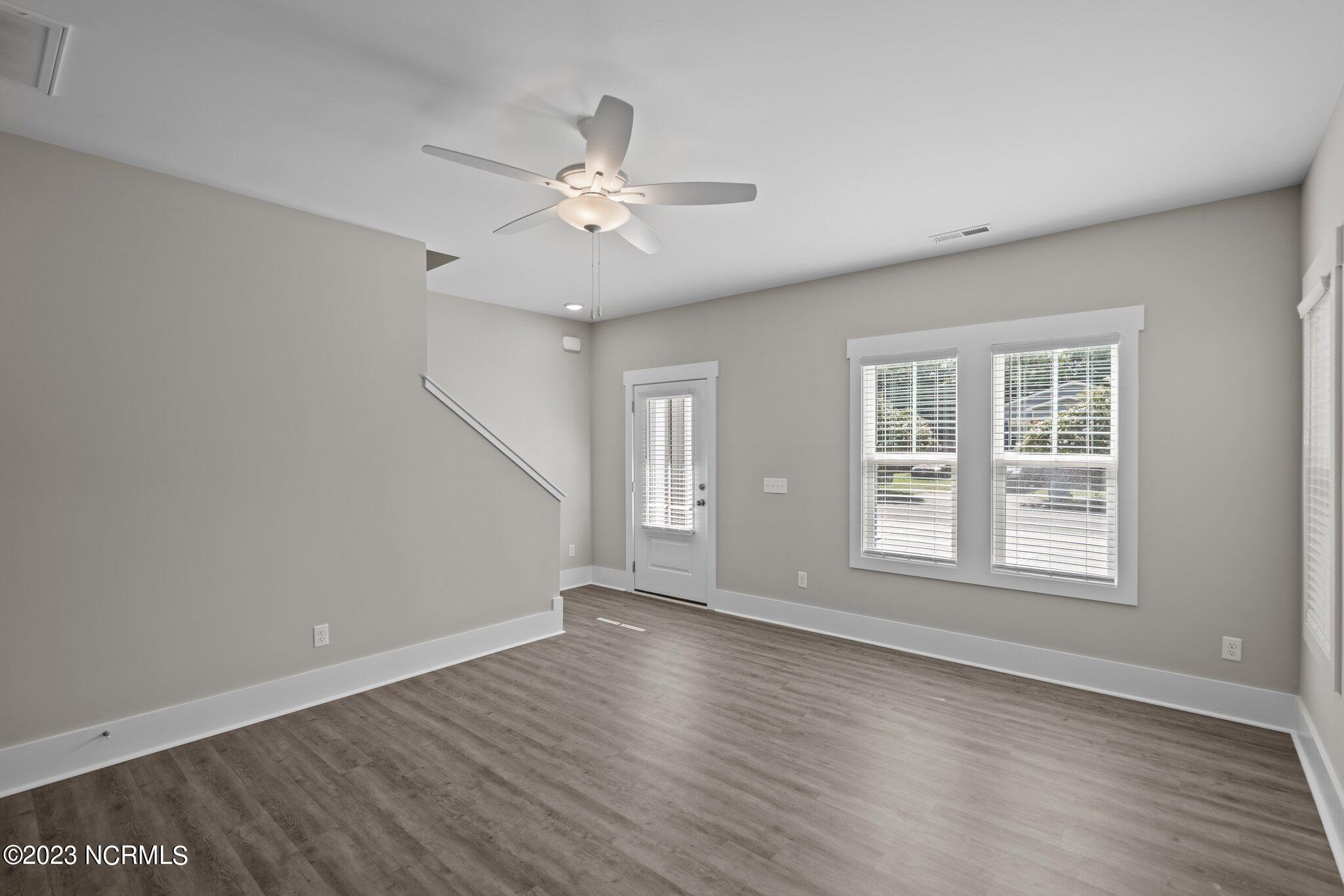 100545578 | Photo 40