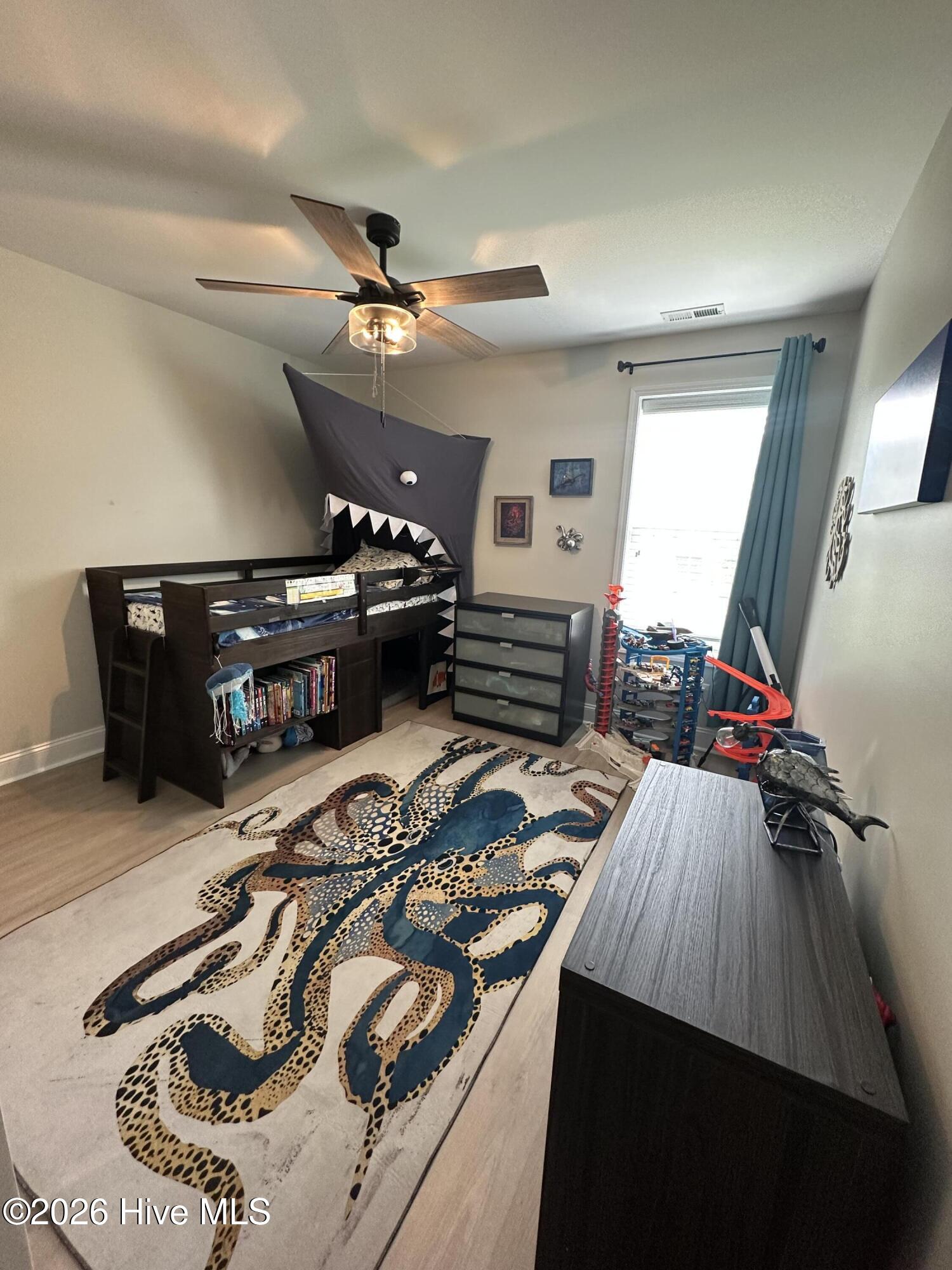 100563138 | Photo 84