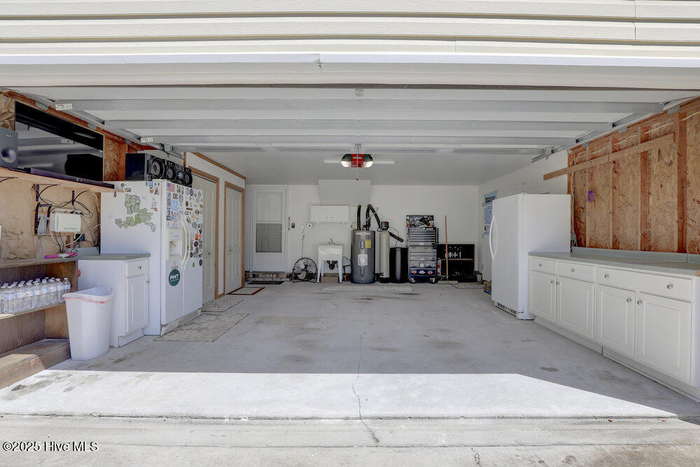 100548530 | Photo 48