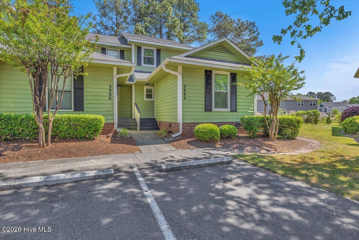 100568234 | Photo 47