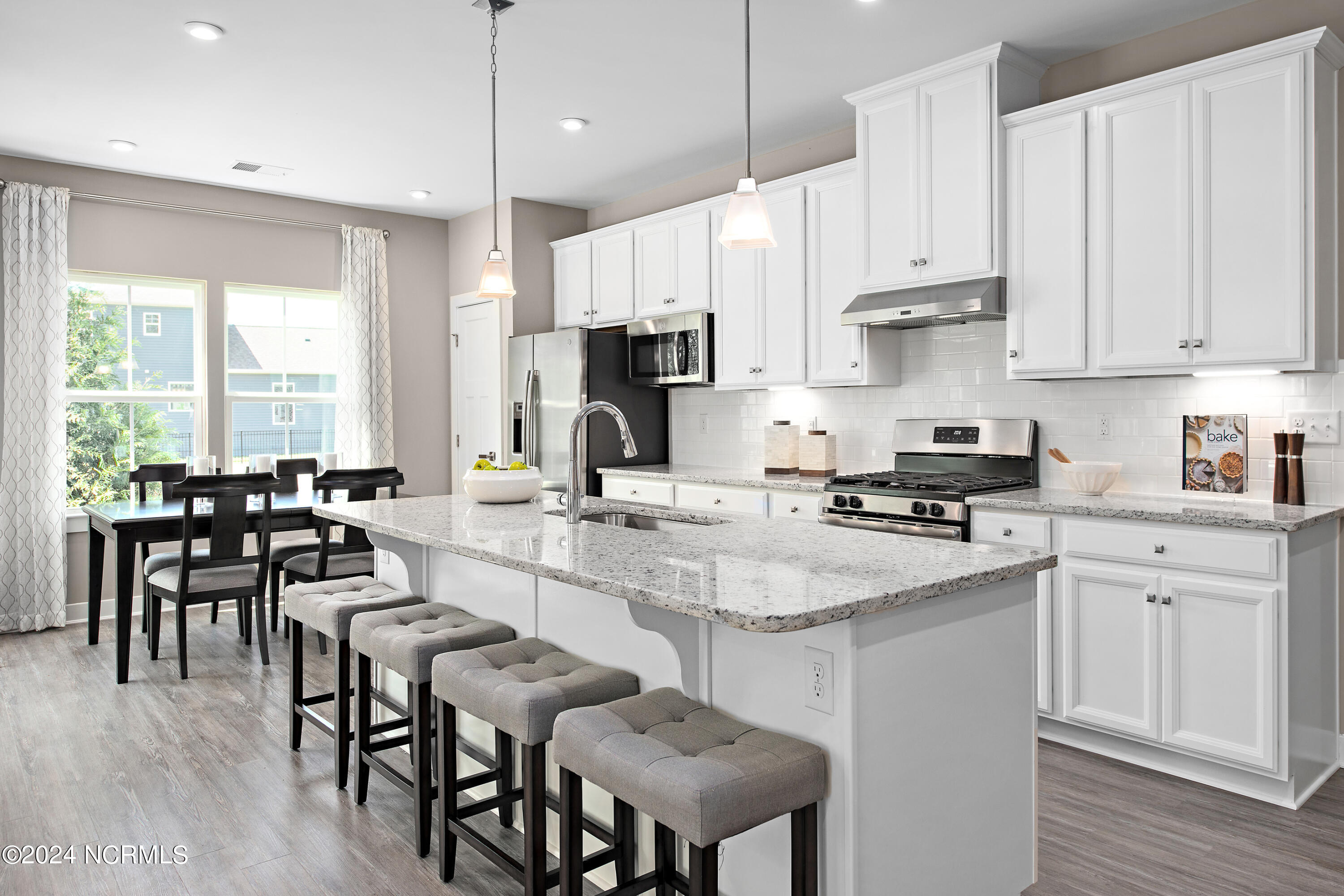 100522569 | Photo 10