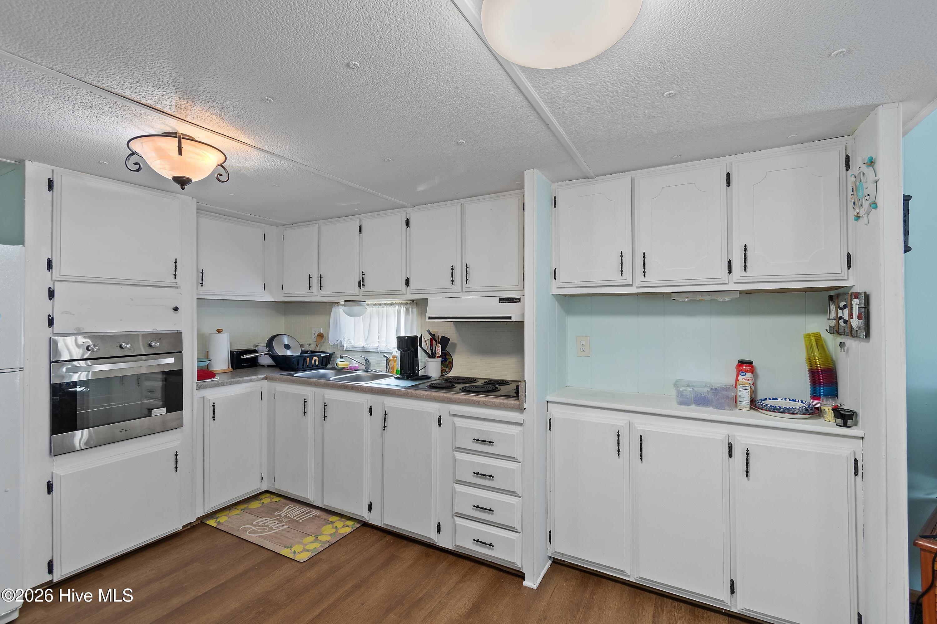 100563762 | Photo 18