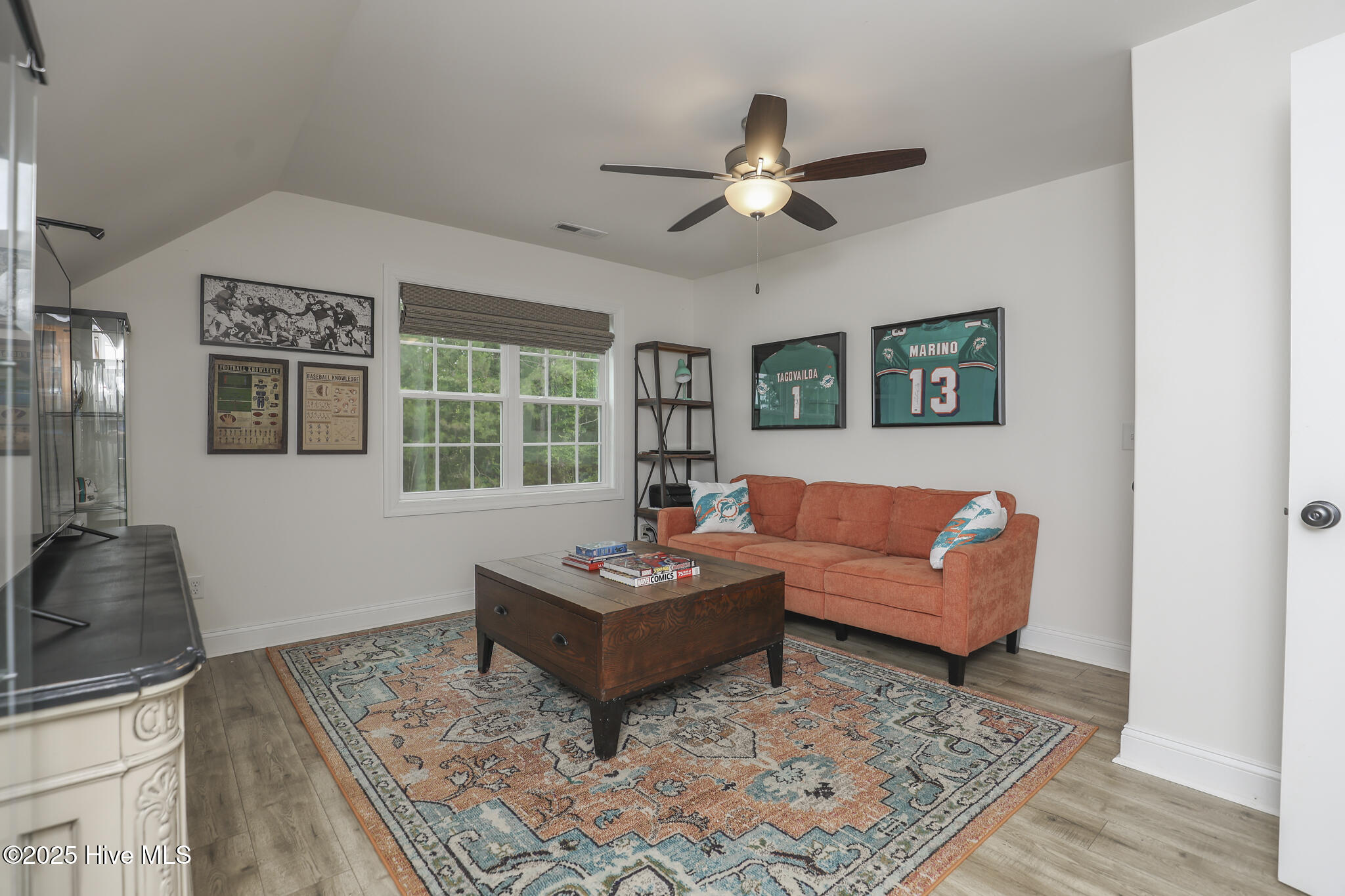 100513900 | Photo 51