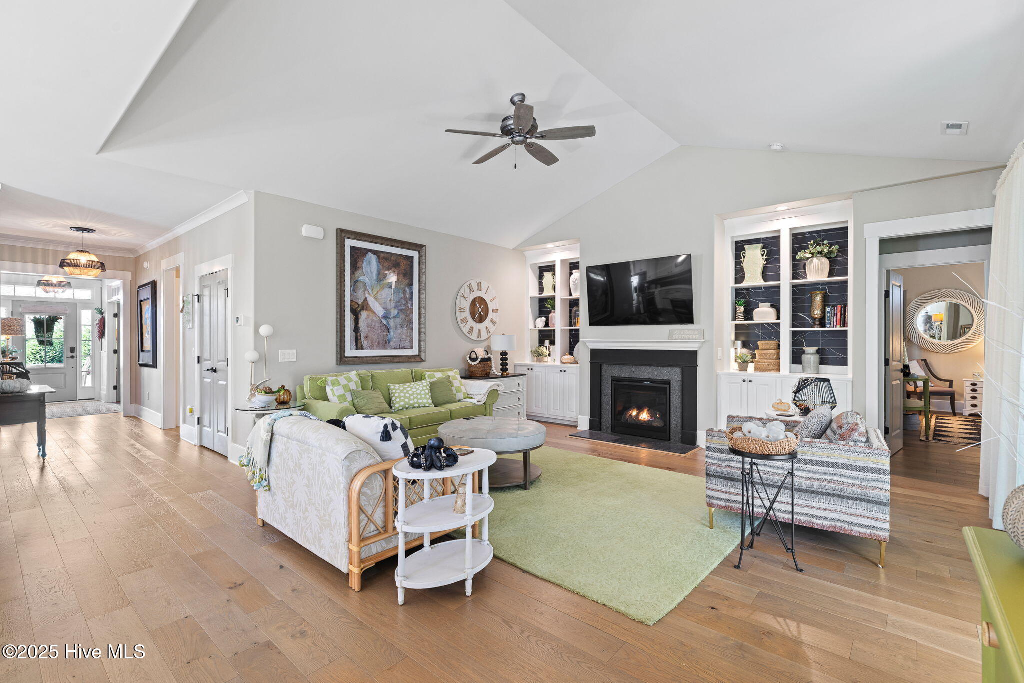 100540140 | Photo 11