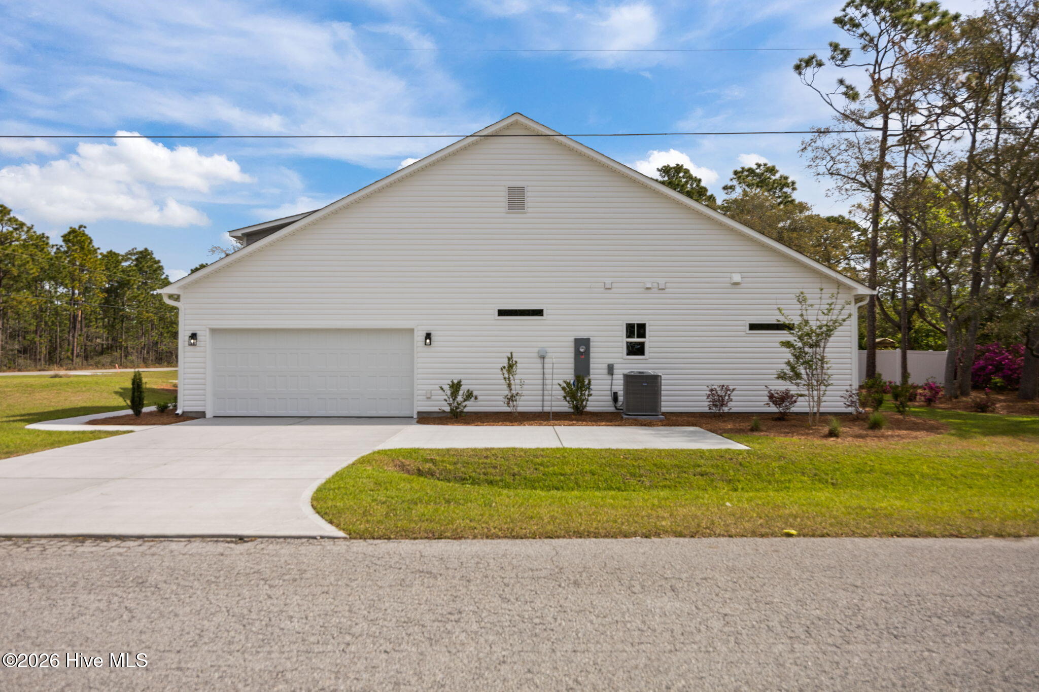 100553165 | Photo 45