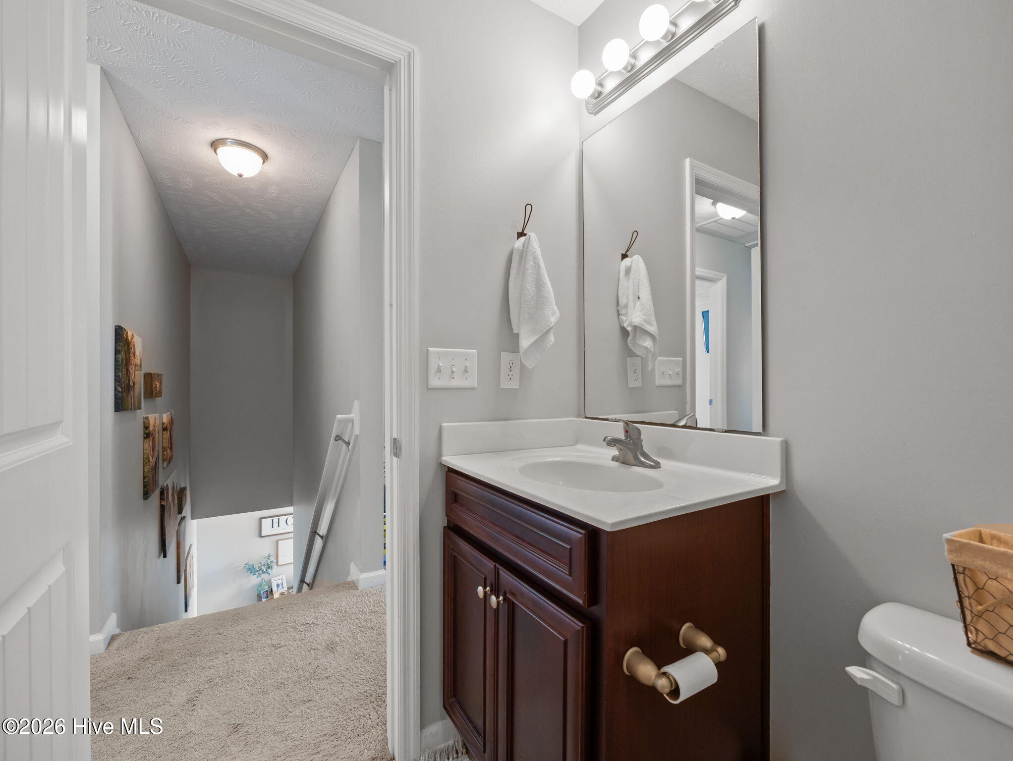 100566701 | Photo 25