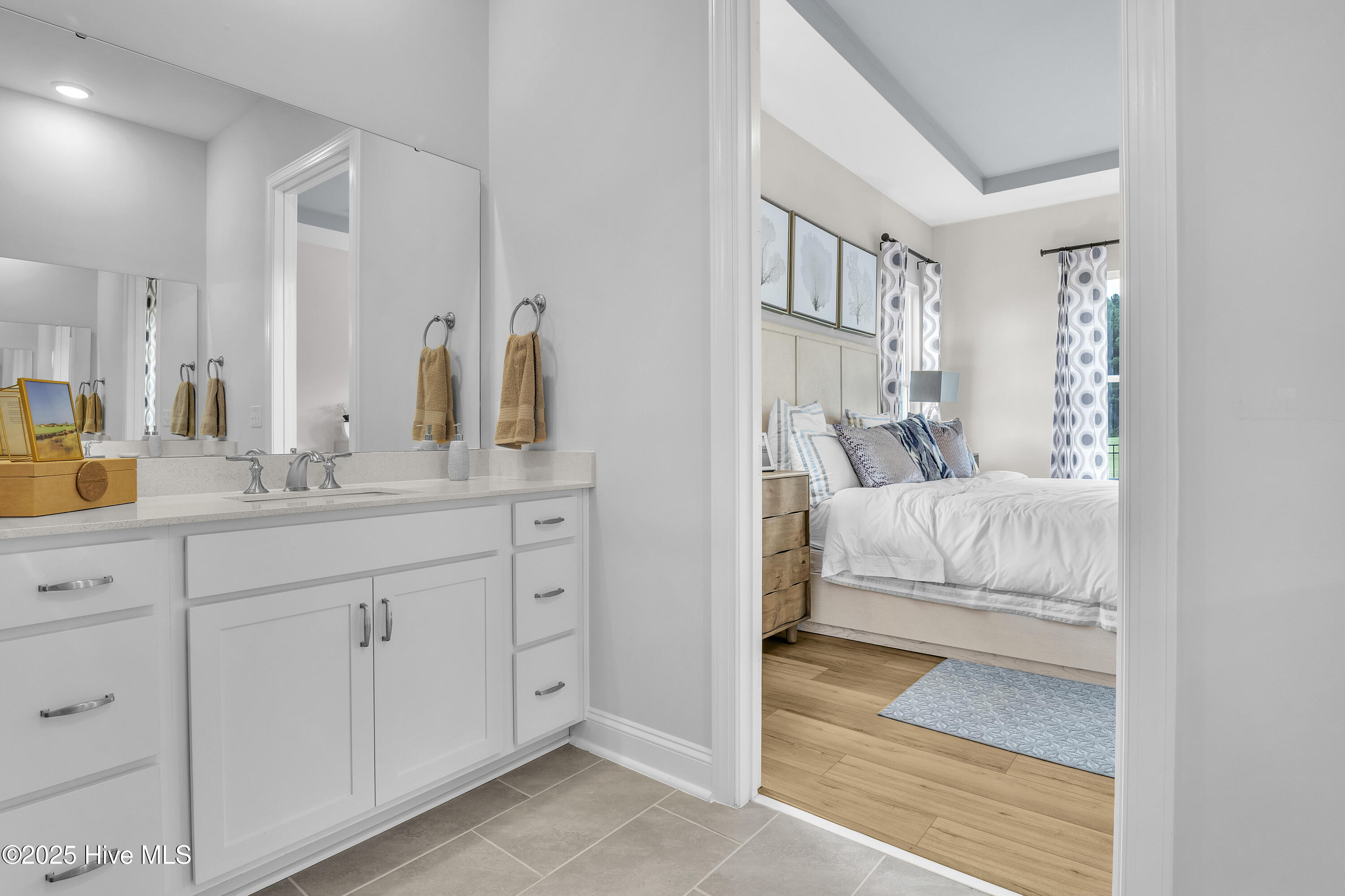 100562481 | Photo 16