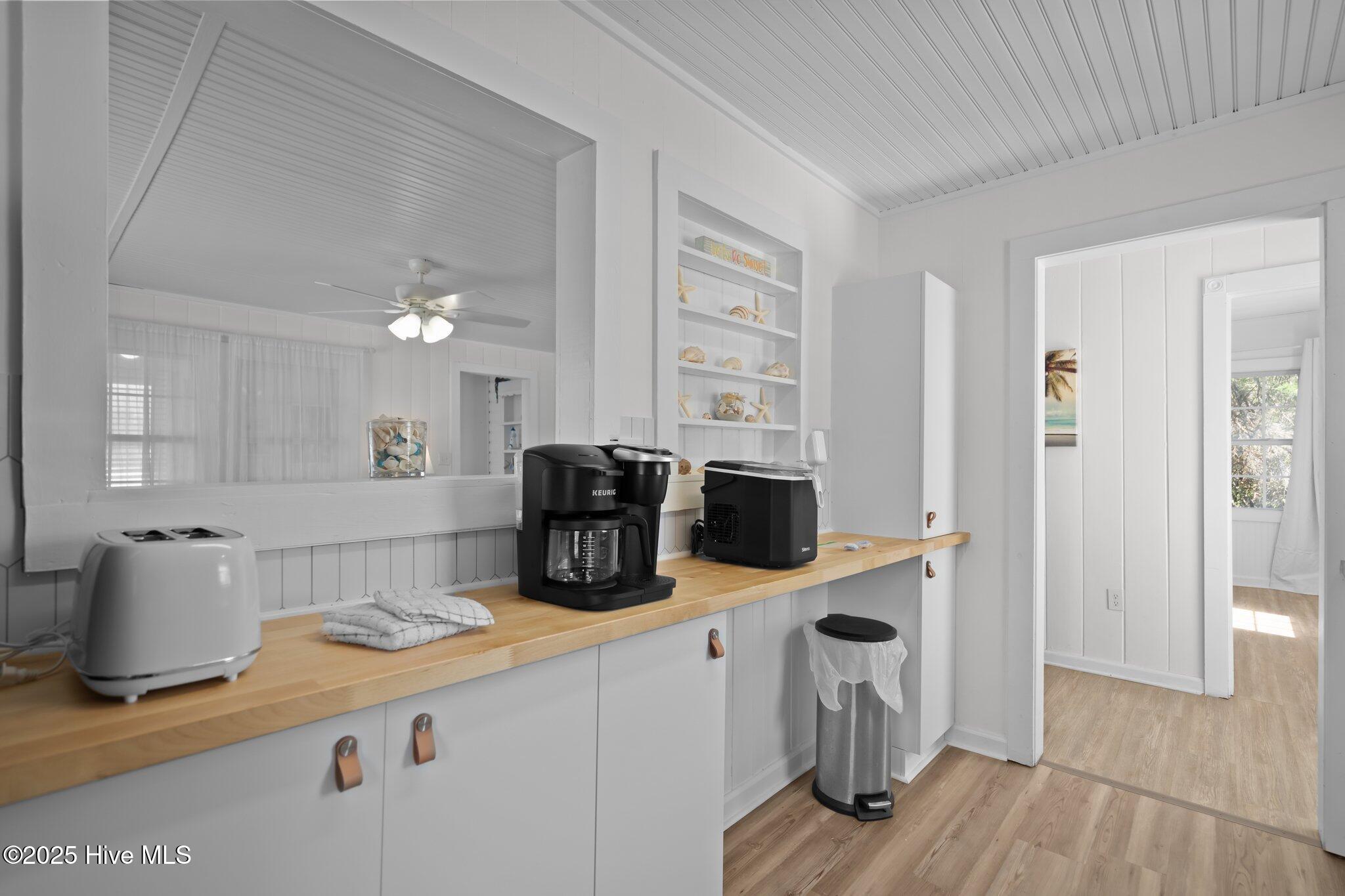 100537194 | Photo 111