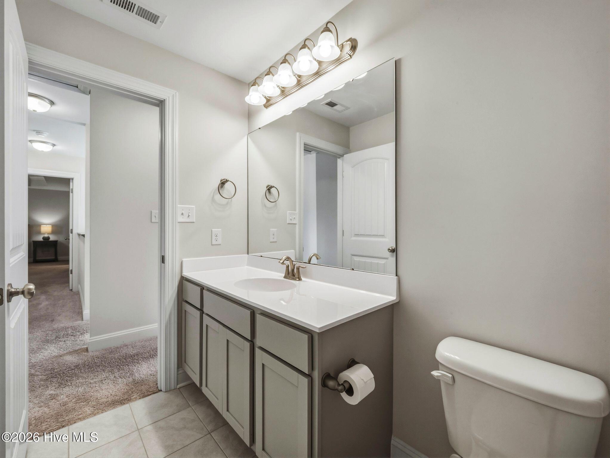 100570227 | Photo 40