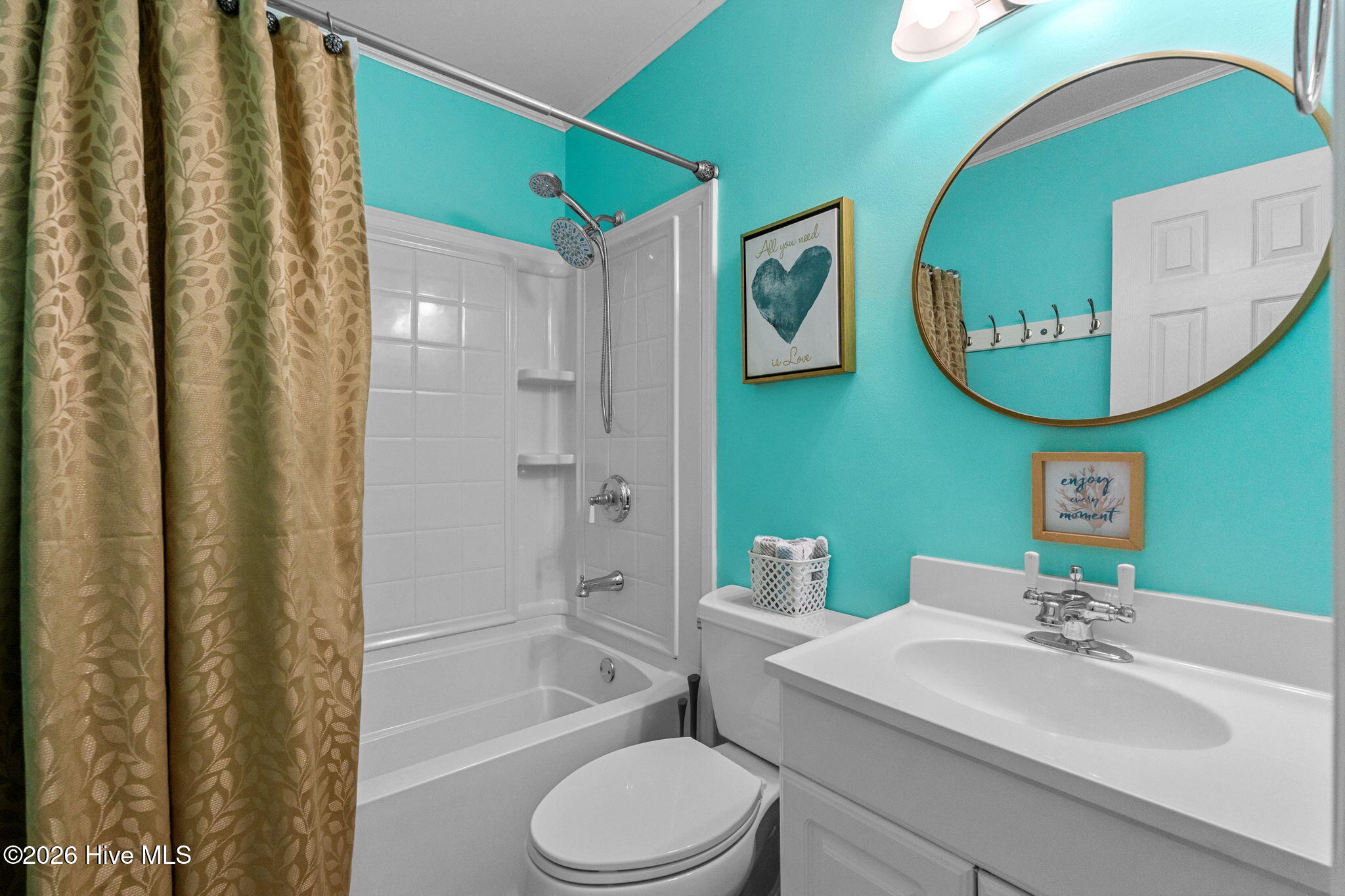 100548359 | Photo 28