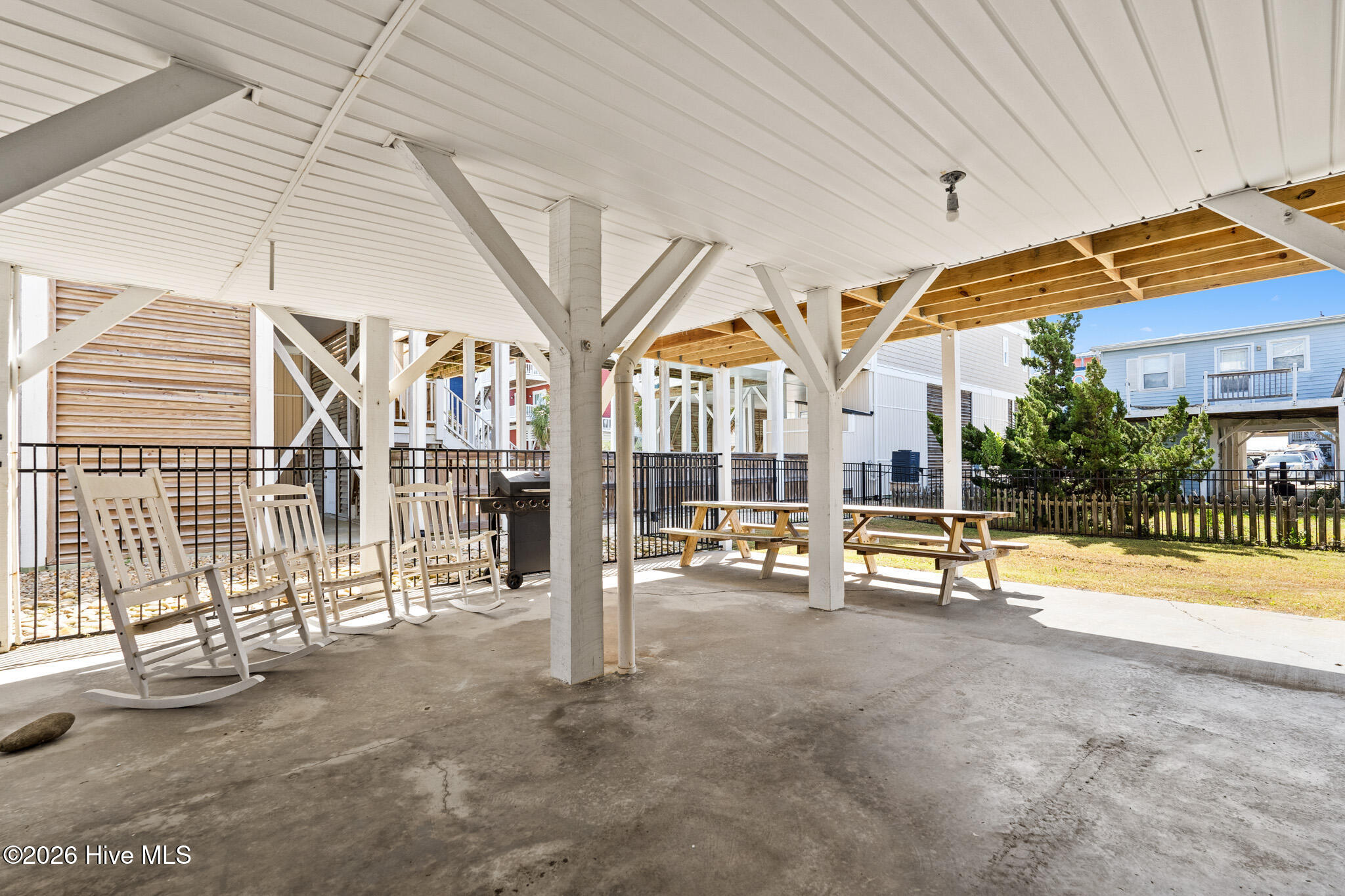 100564426 | Photo 32