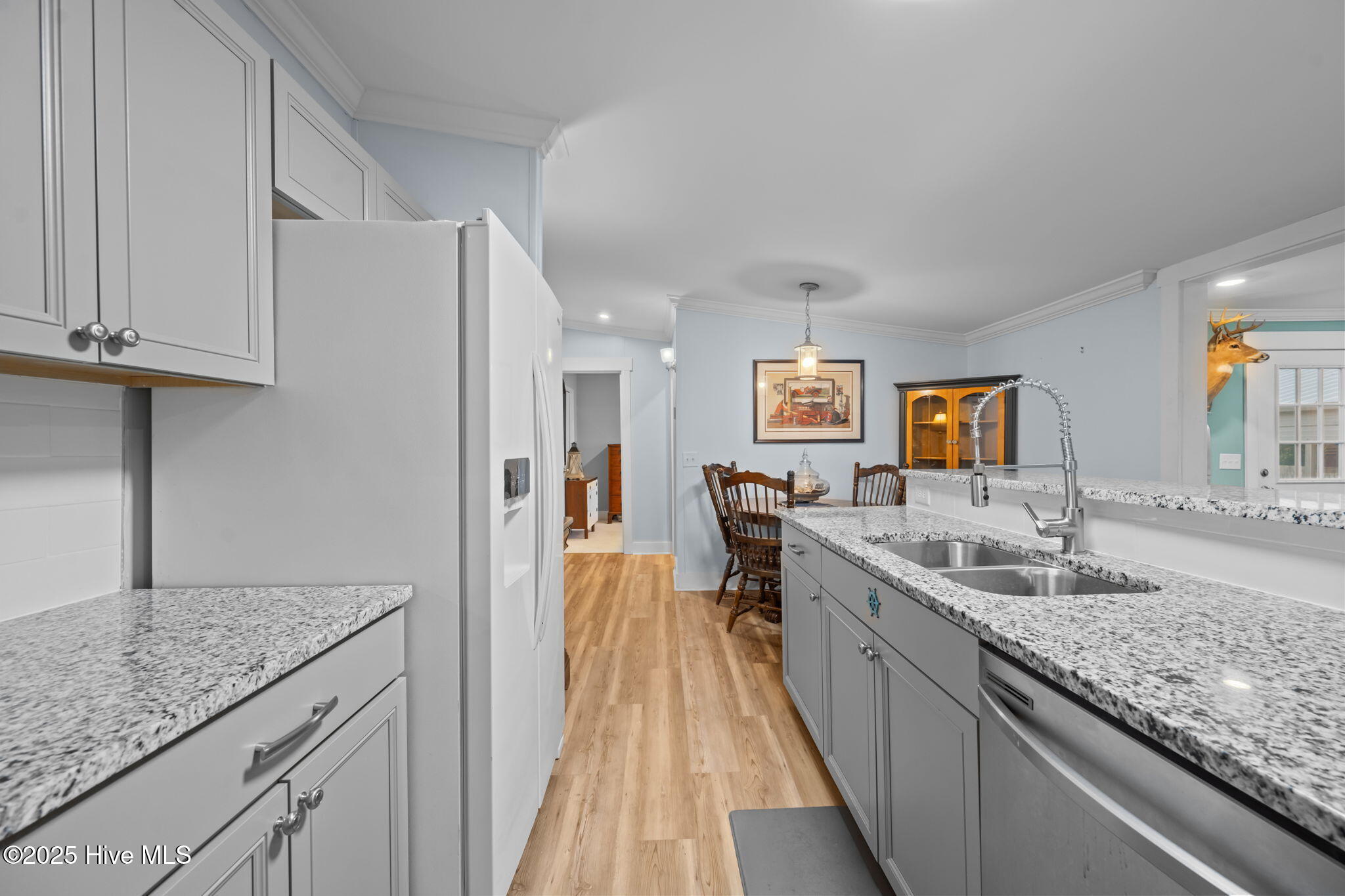 100540972 | Photo 12