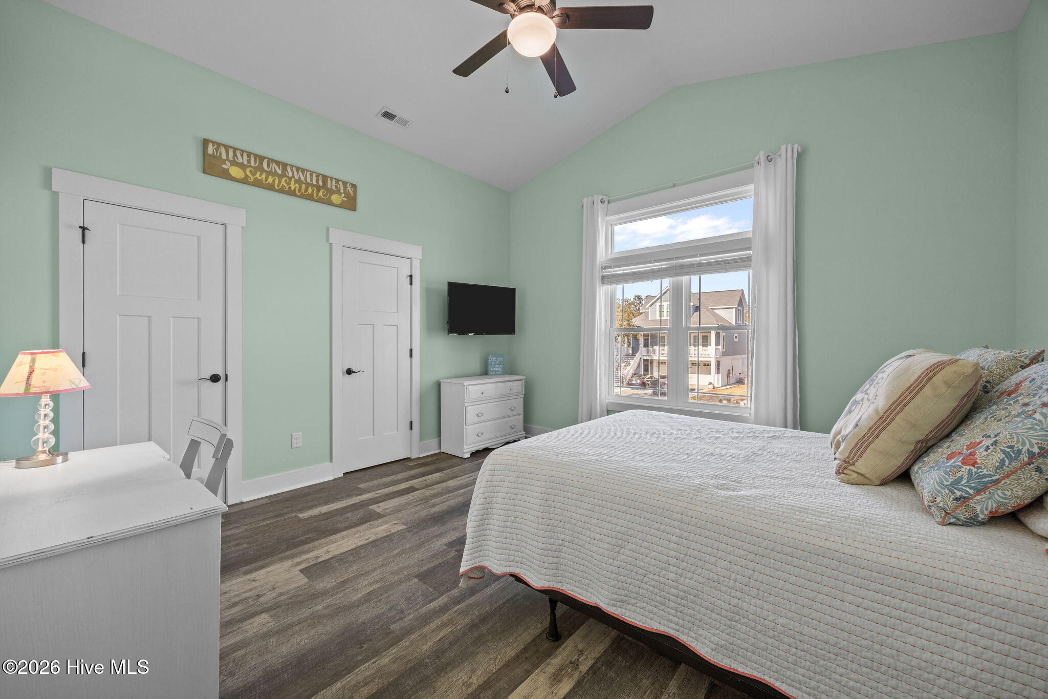 100548443 | Photo 29