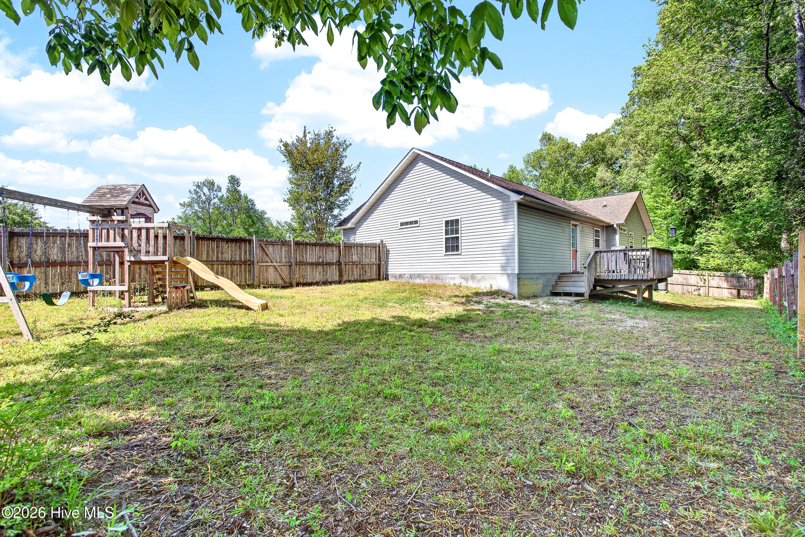 100568370 | Photo 23