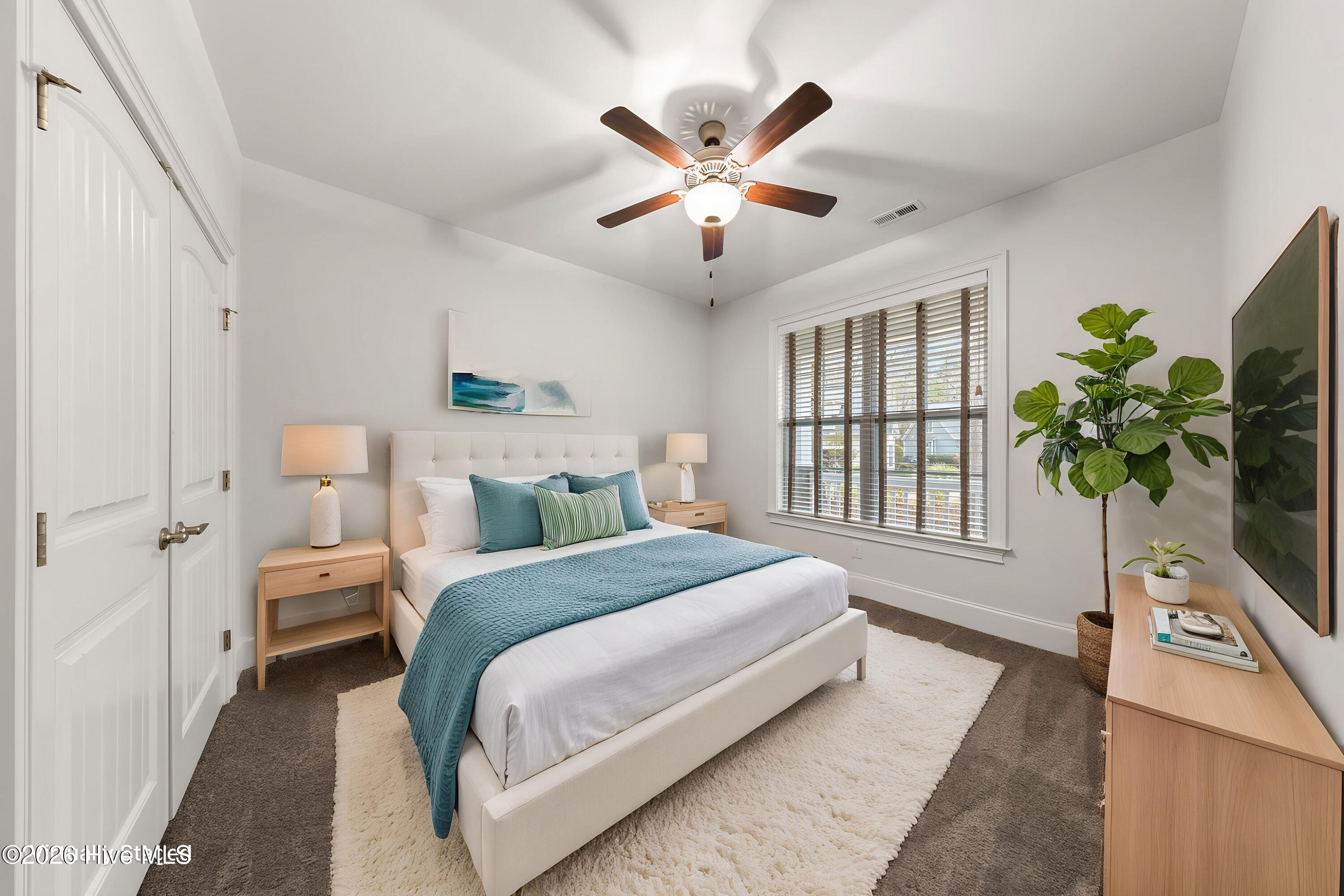 100554356 | Photo 44