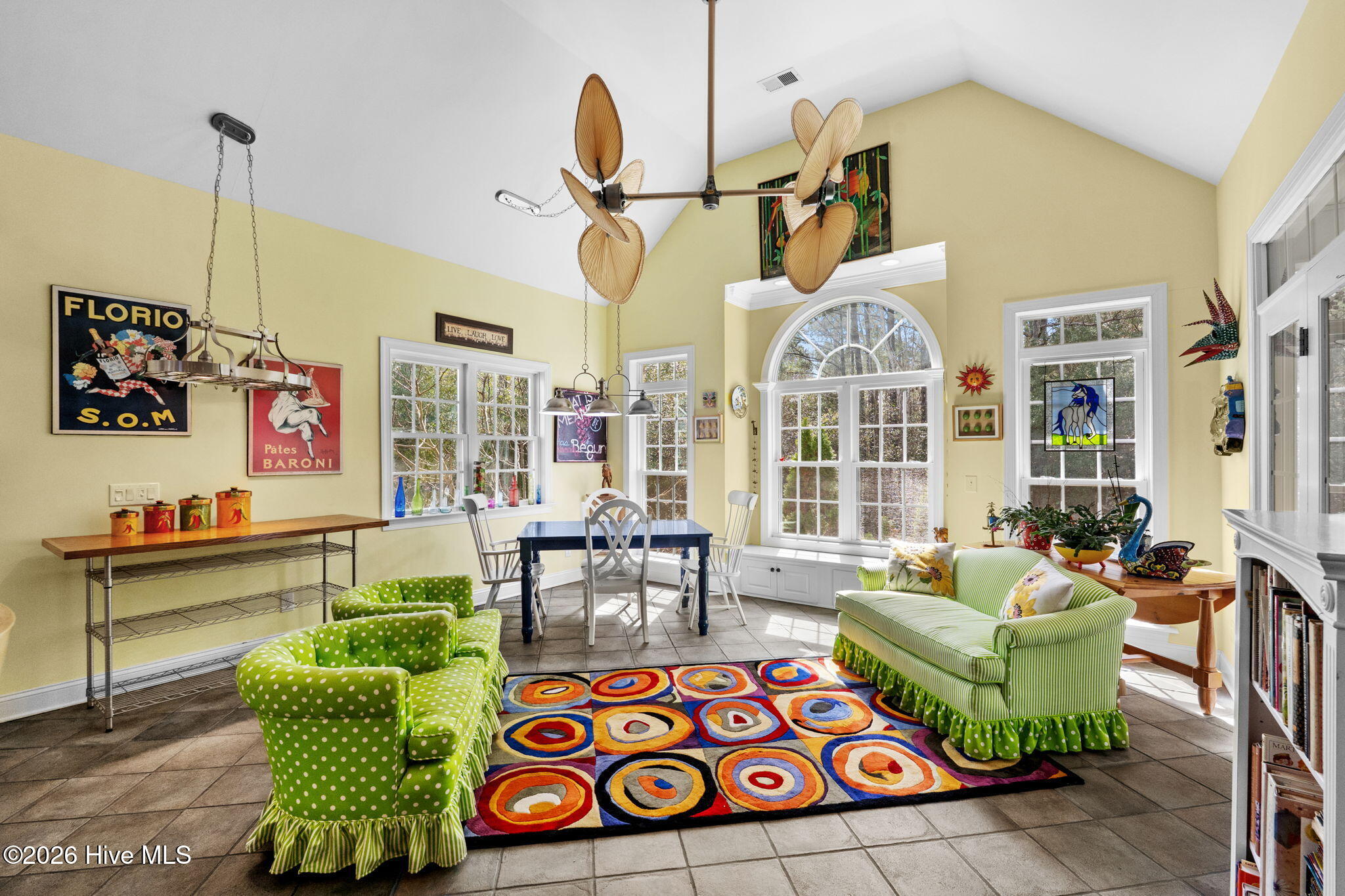 100565565 | Photo 25