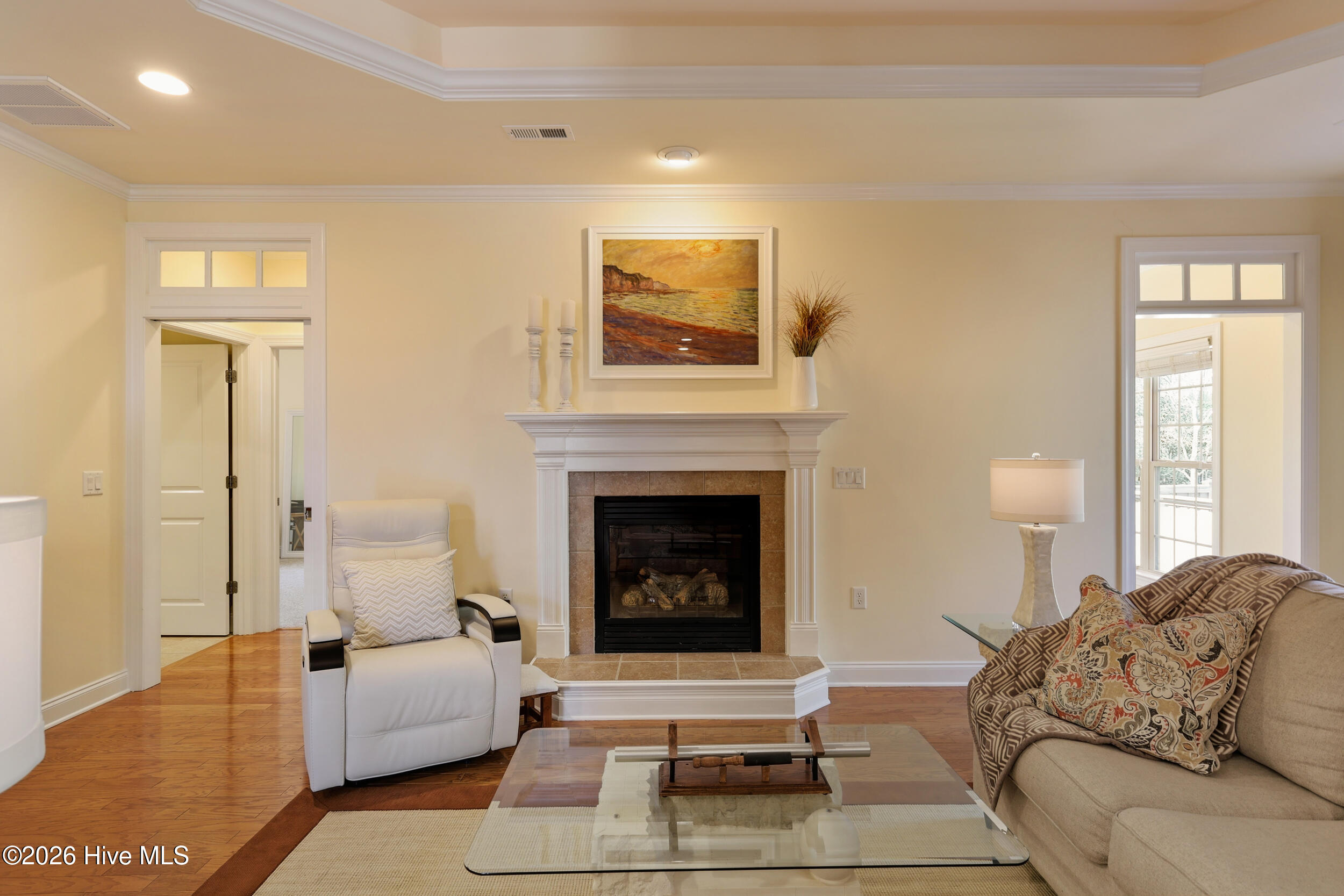 100561183 | Photo 13