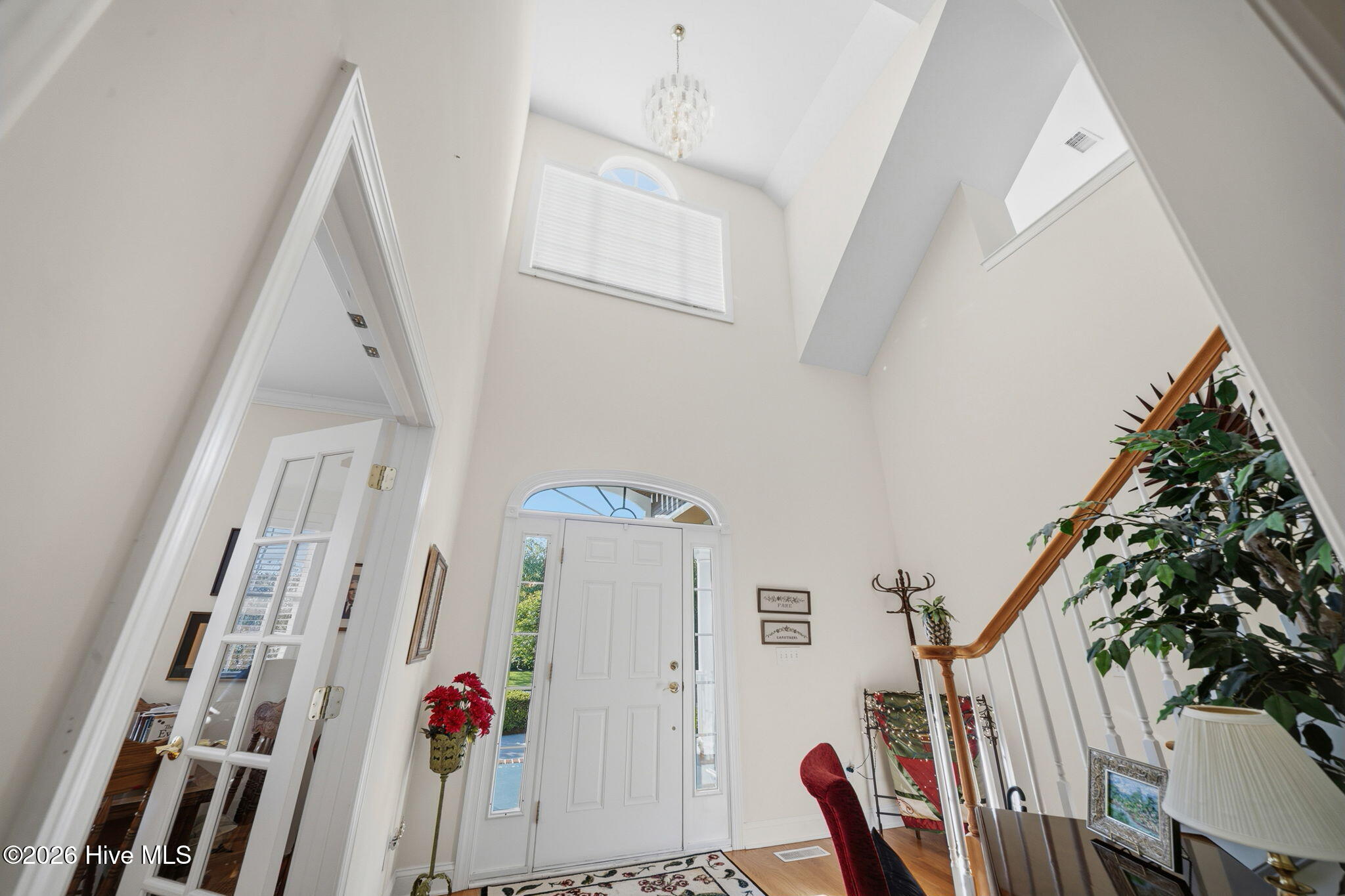 100570394 | Photo 11