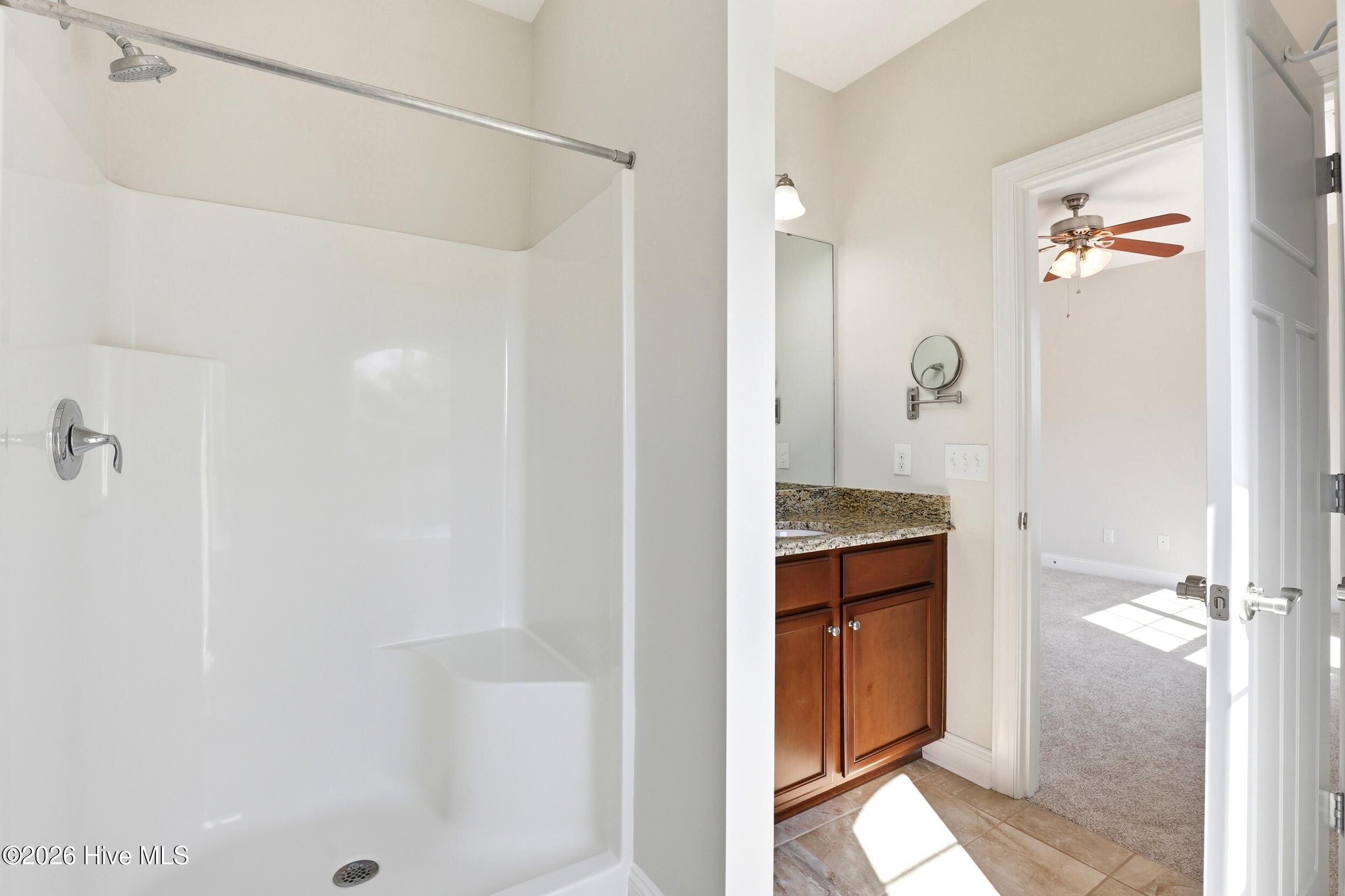 100569352 | Photo 37