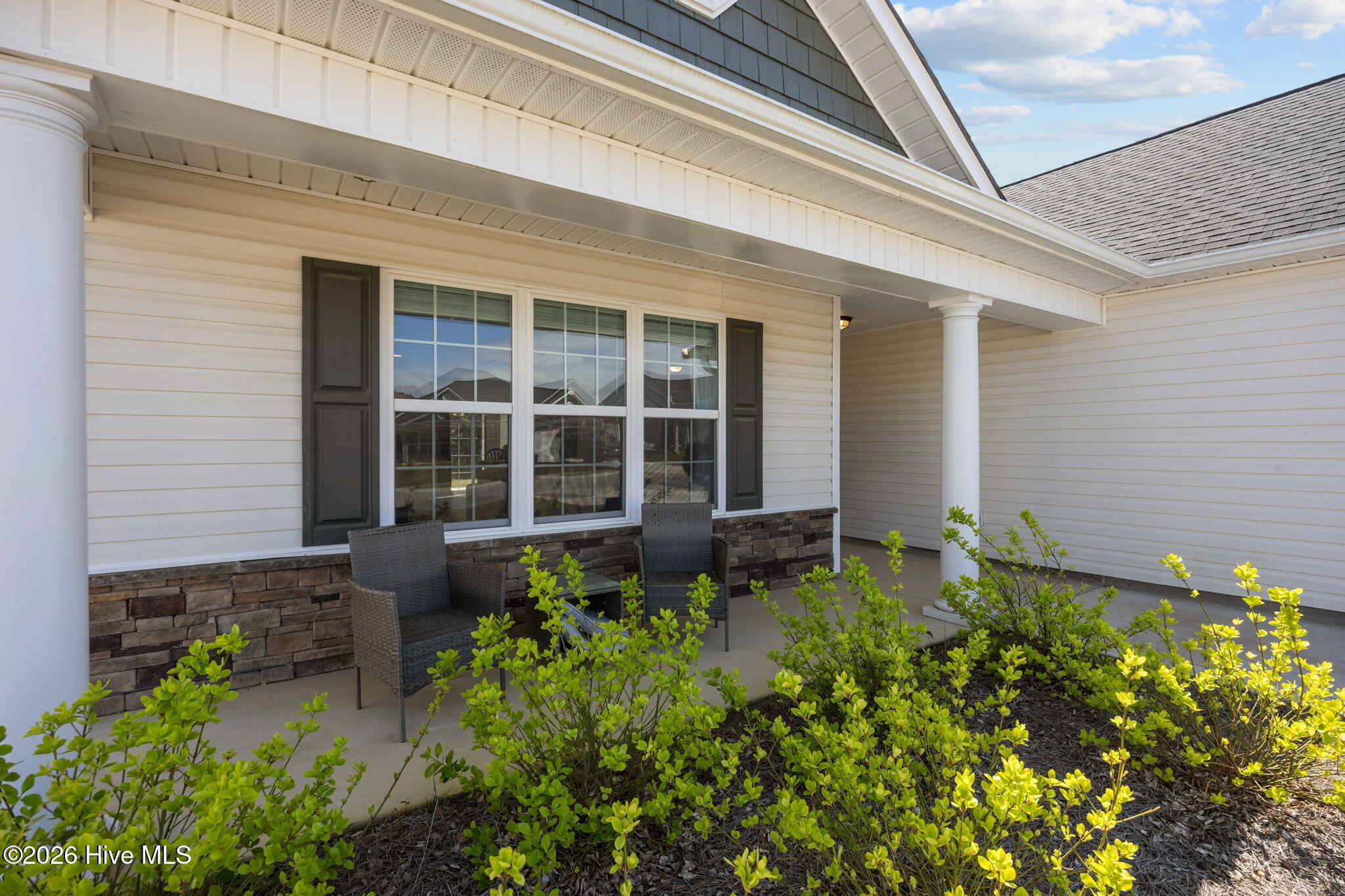 100563738 | Photo 47