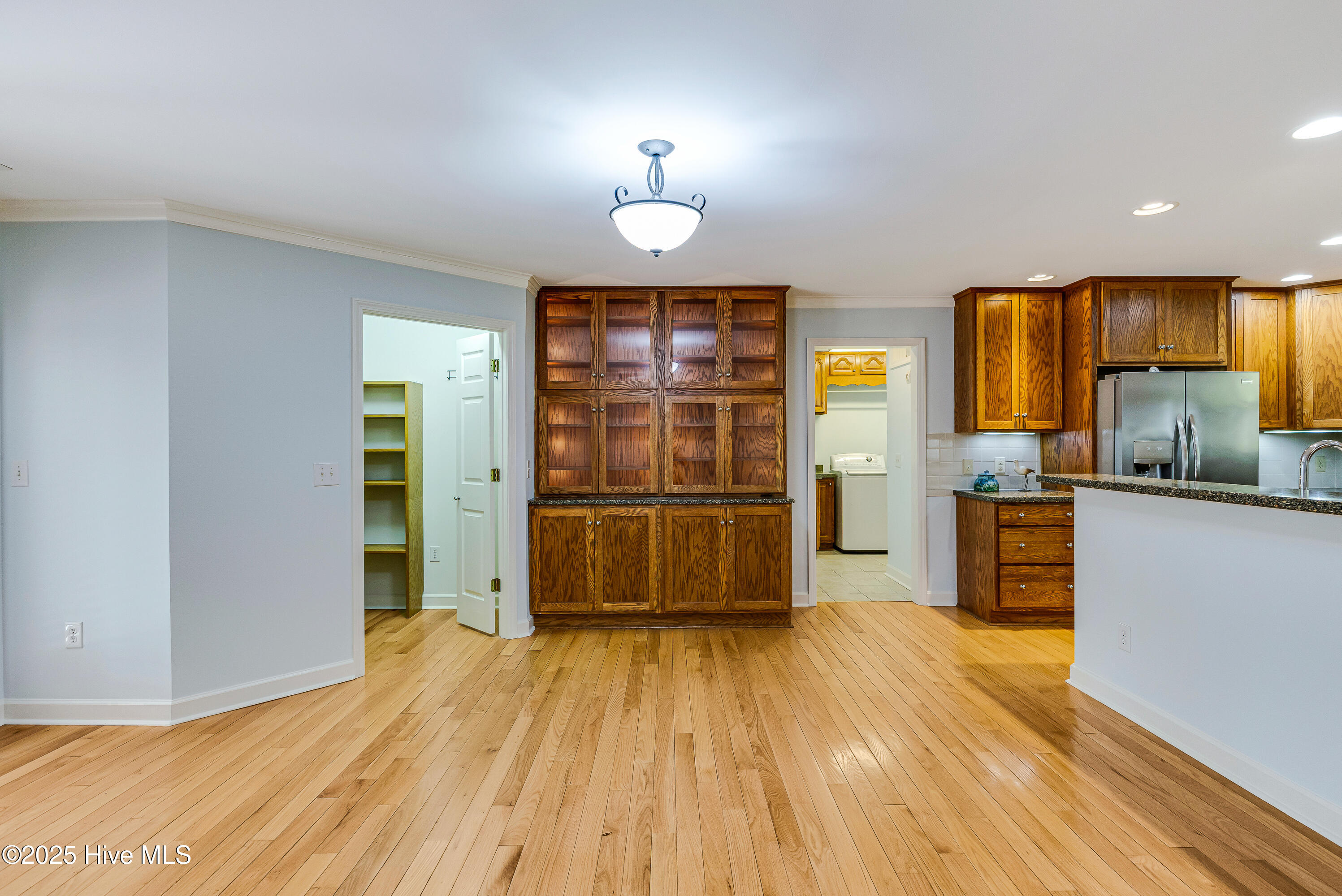 100538127 | Photo 22