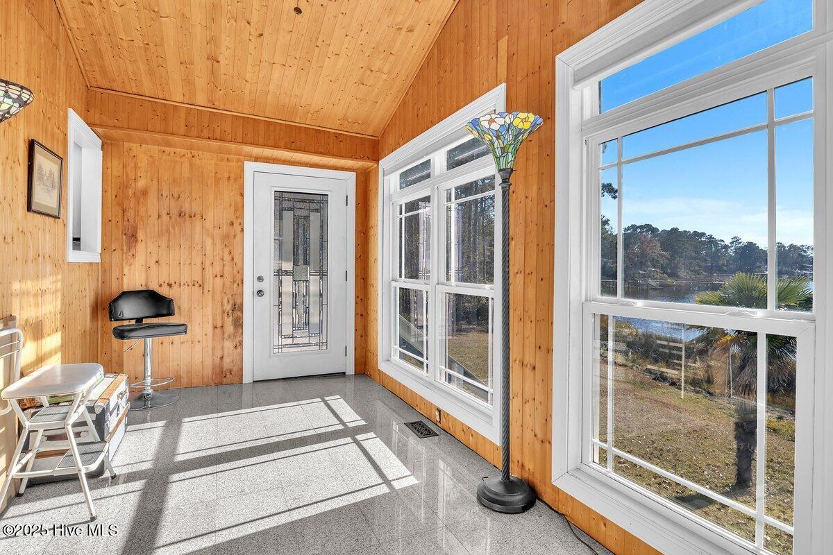 100544692 | Photo 19