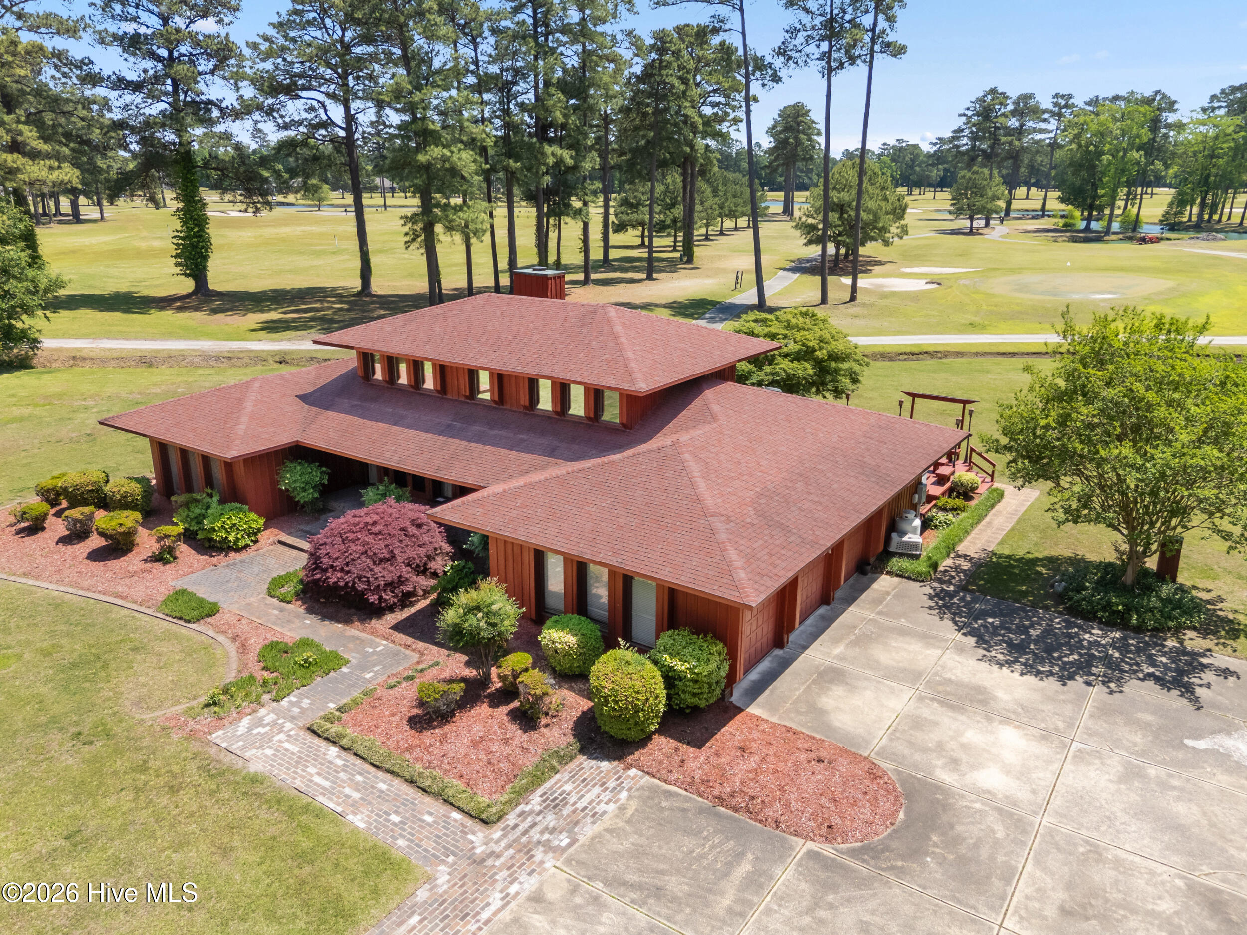 051 ccd 260504 ext front drone r