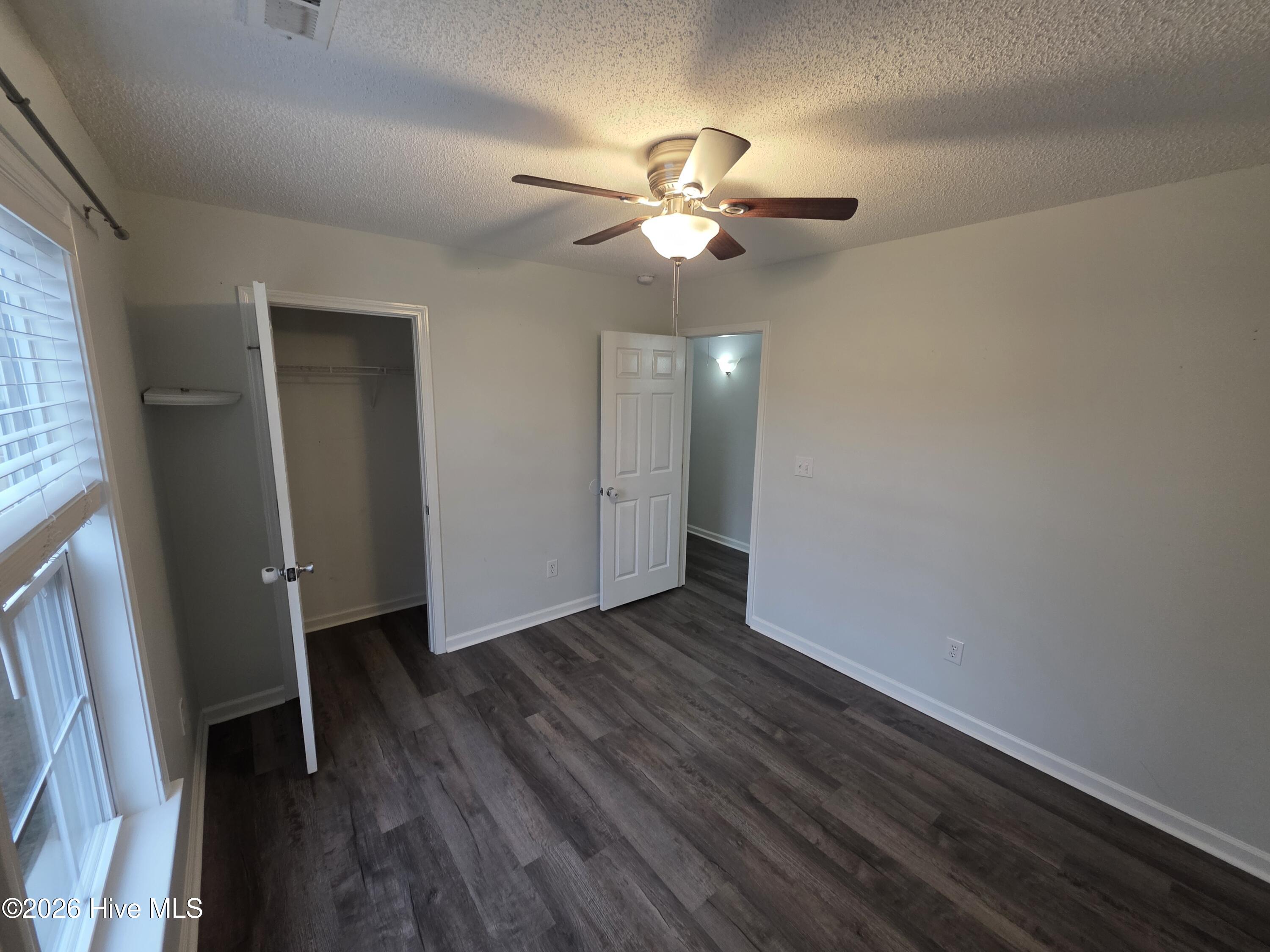 100550405 | Photo 21