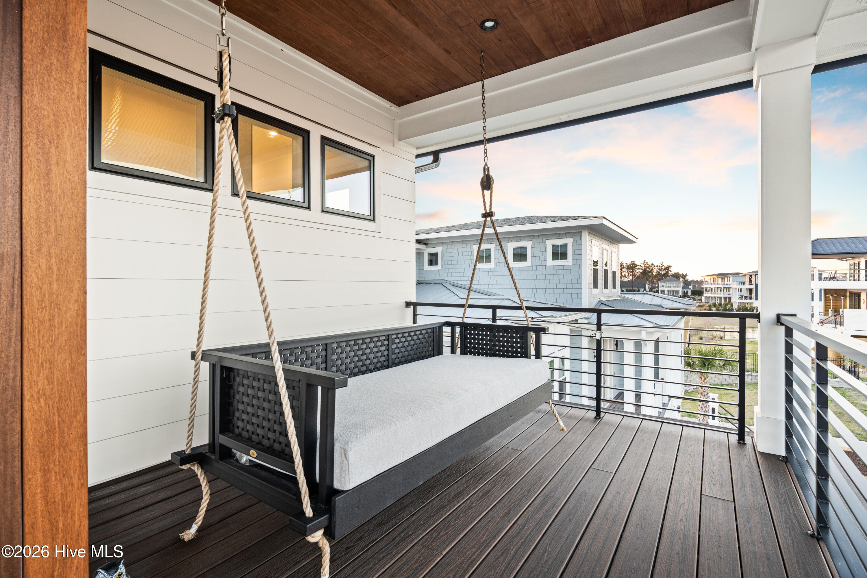 100567165 | Photo 54