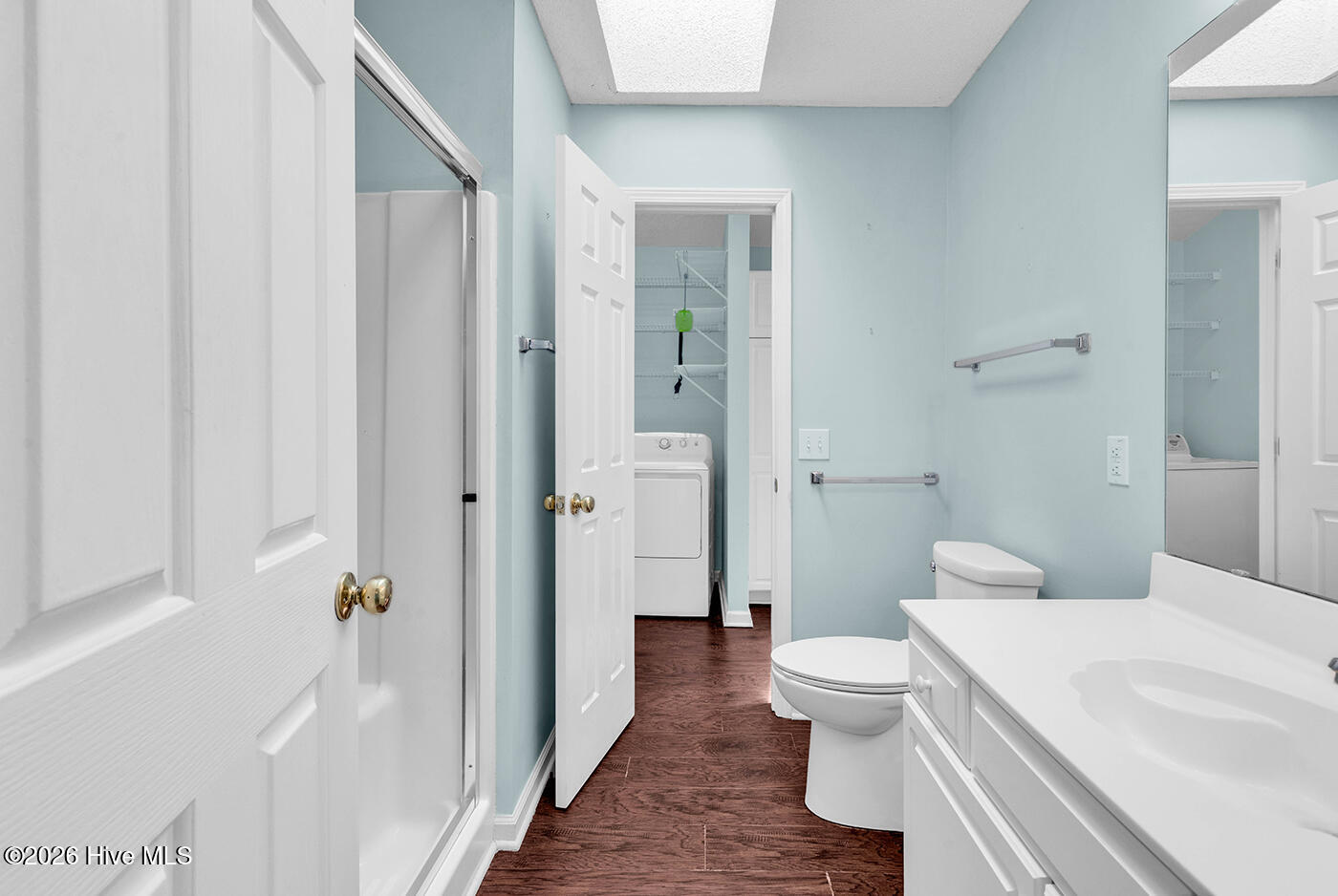 100563985 | Photo 11