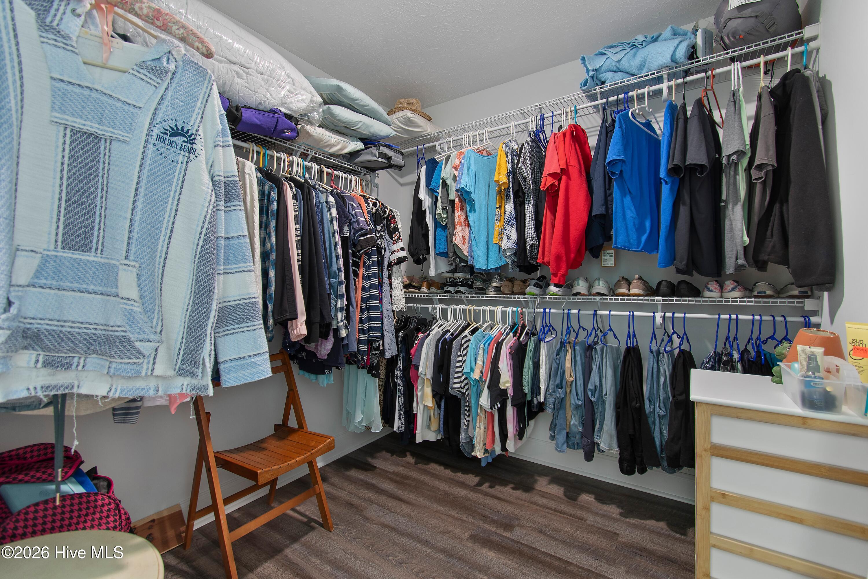 100556546 | Photo 25