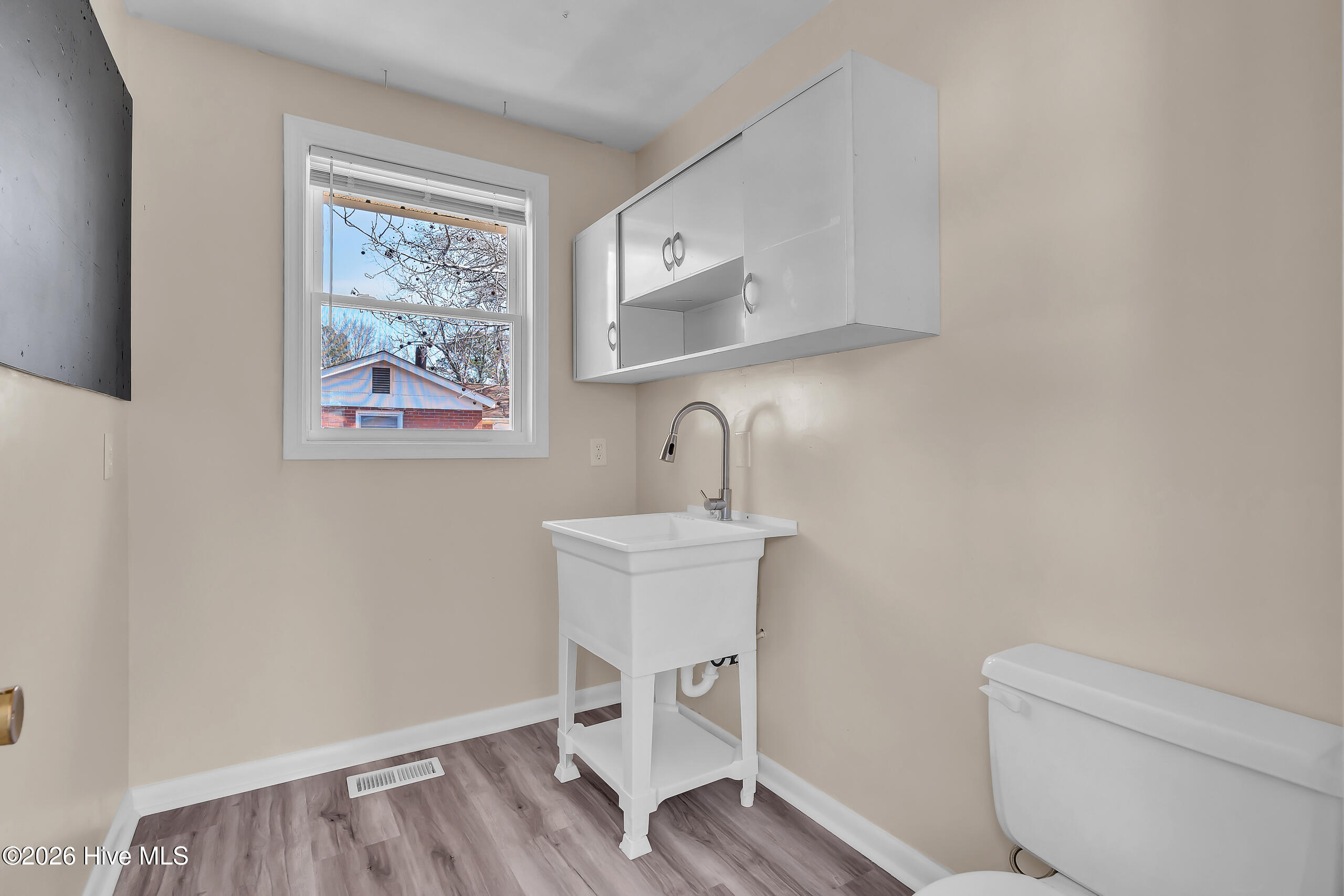 100557888 | Photo 24