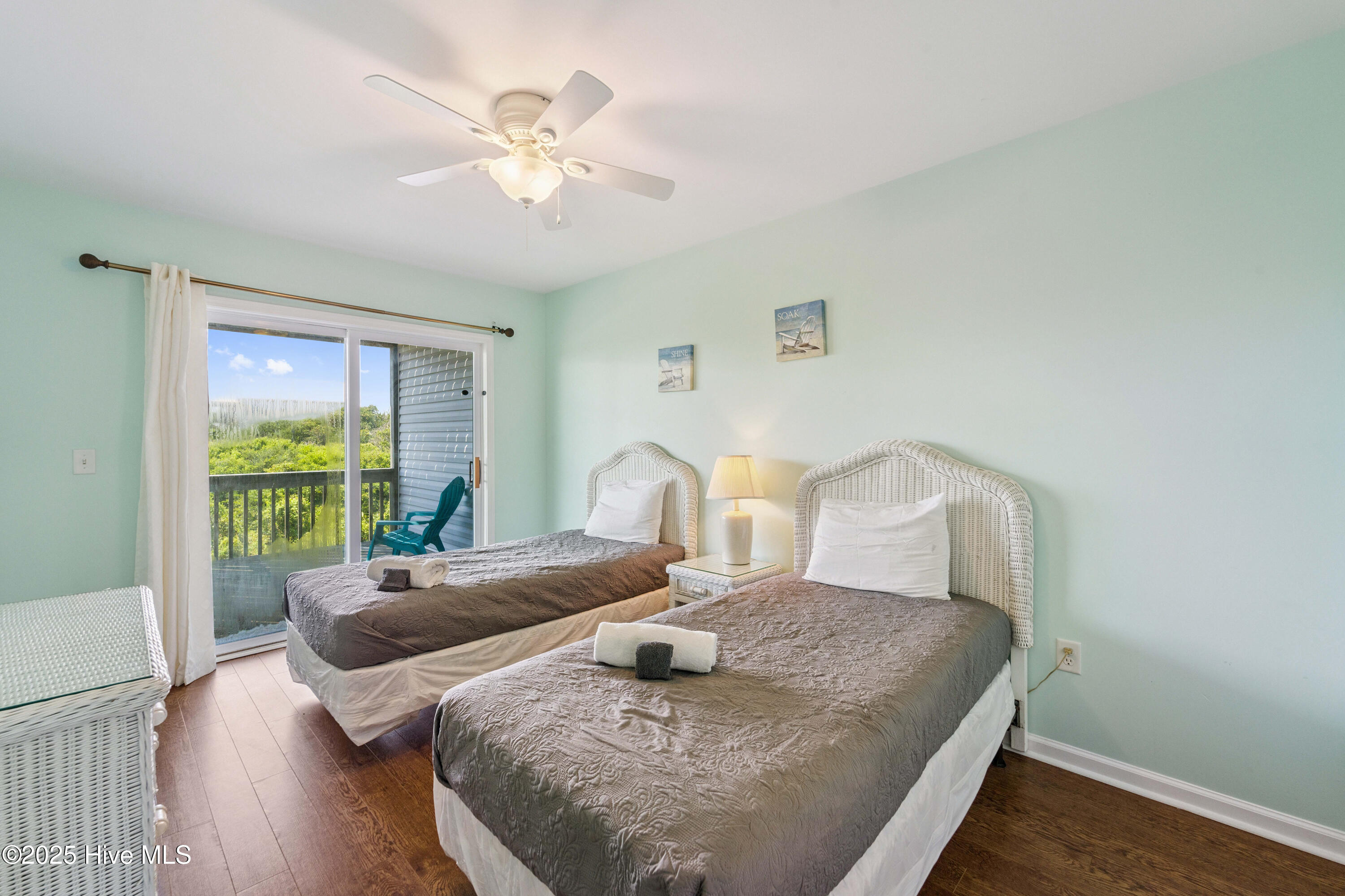 100556675 | Photo 90