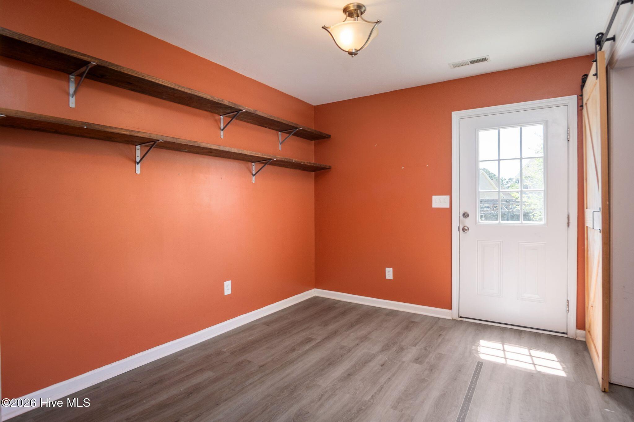 100569961 | Photo 22