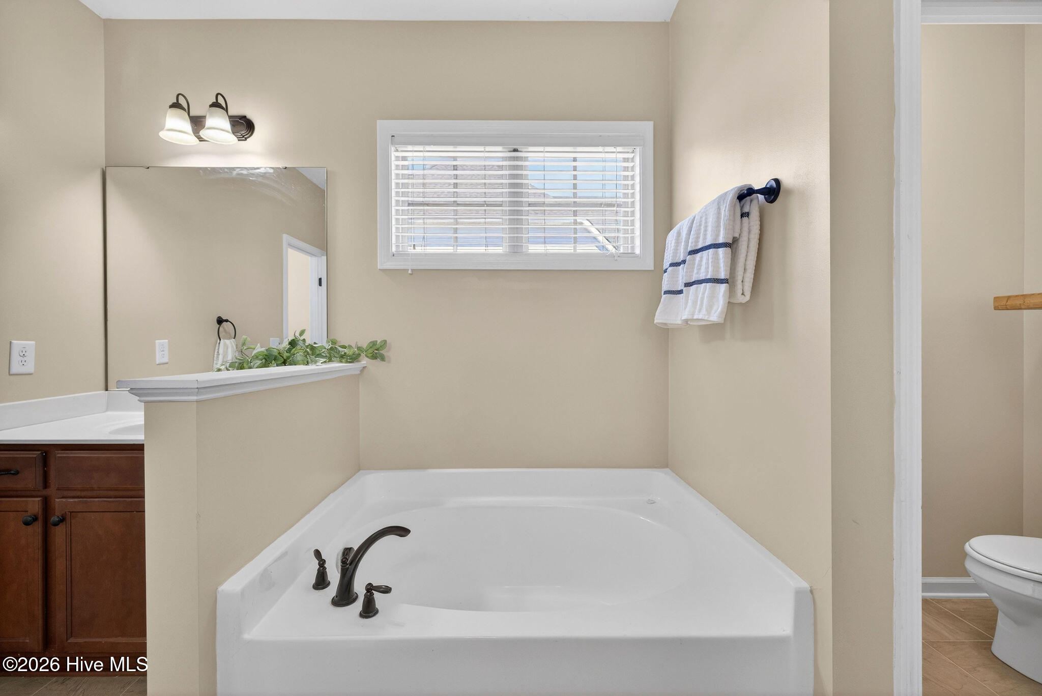 100568620 | Photo 24