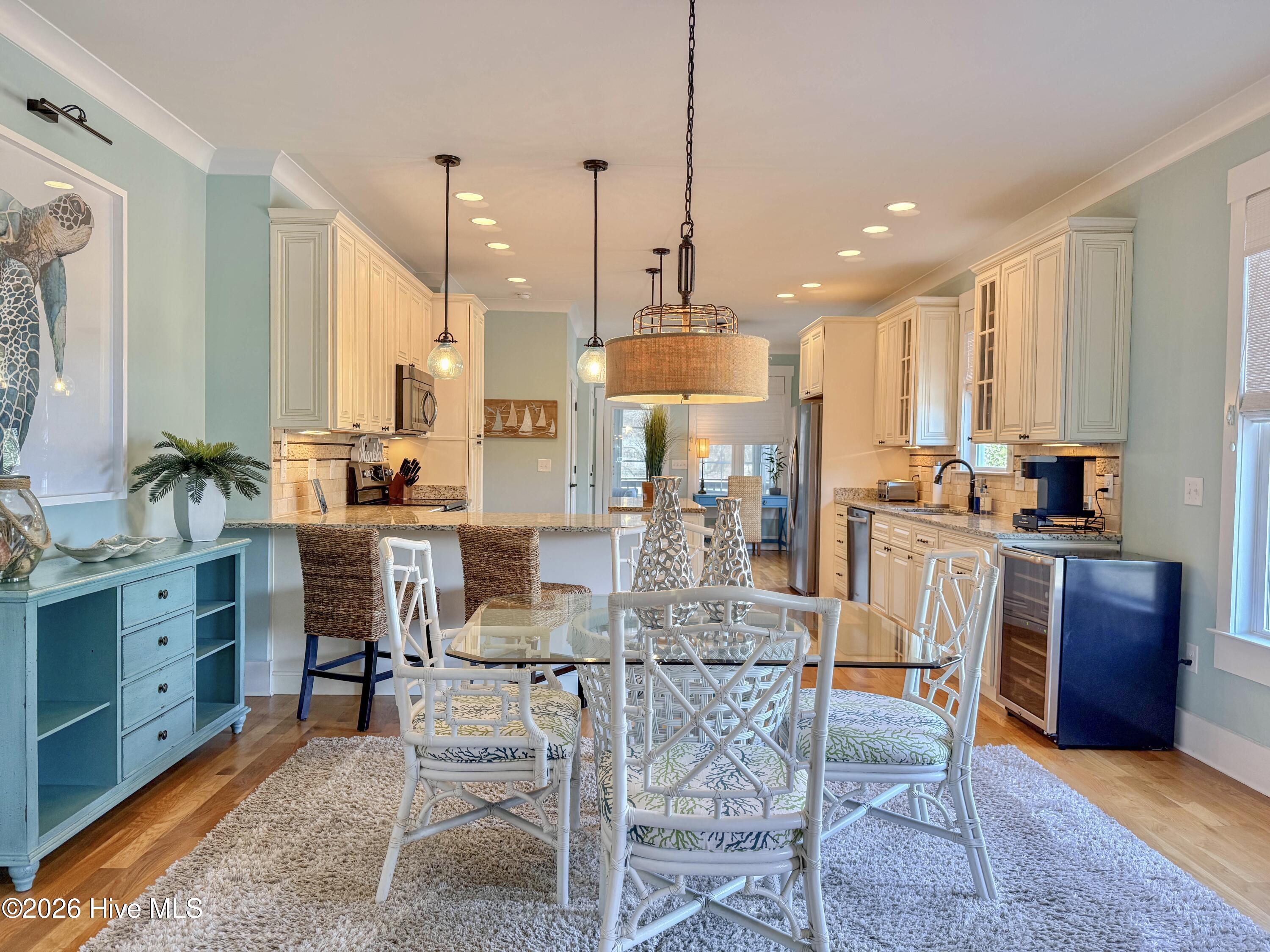 100548622 | Photo 16