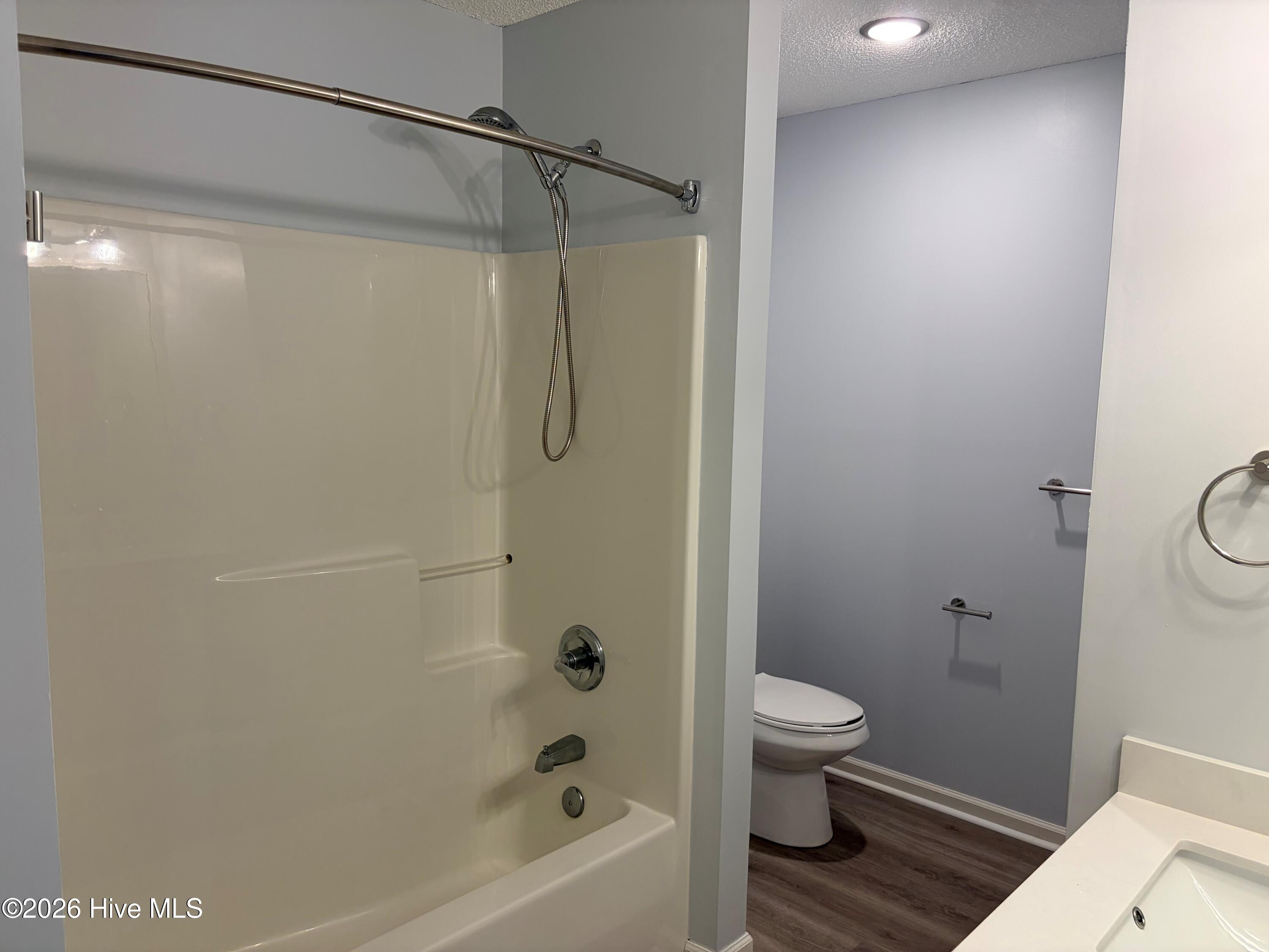 100543533 | Photo 12