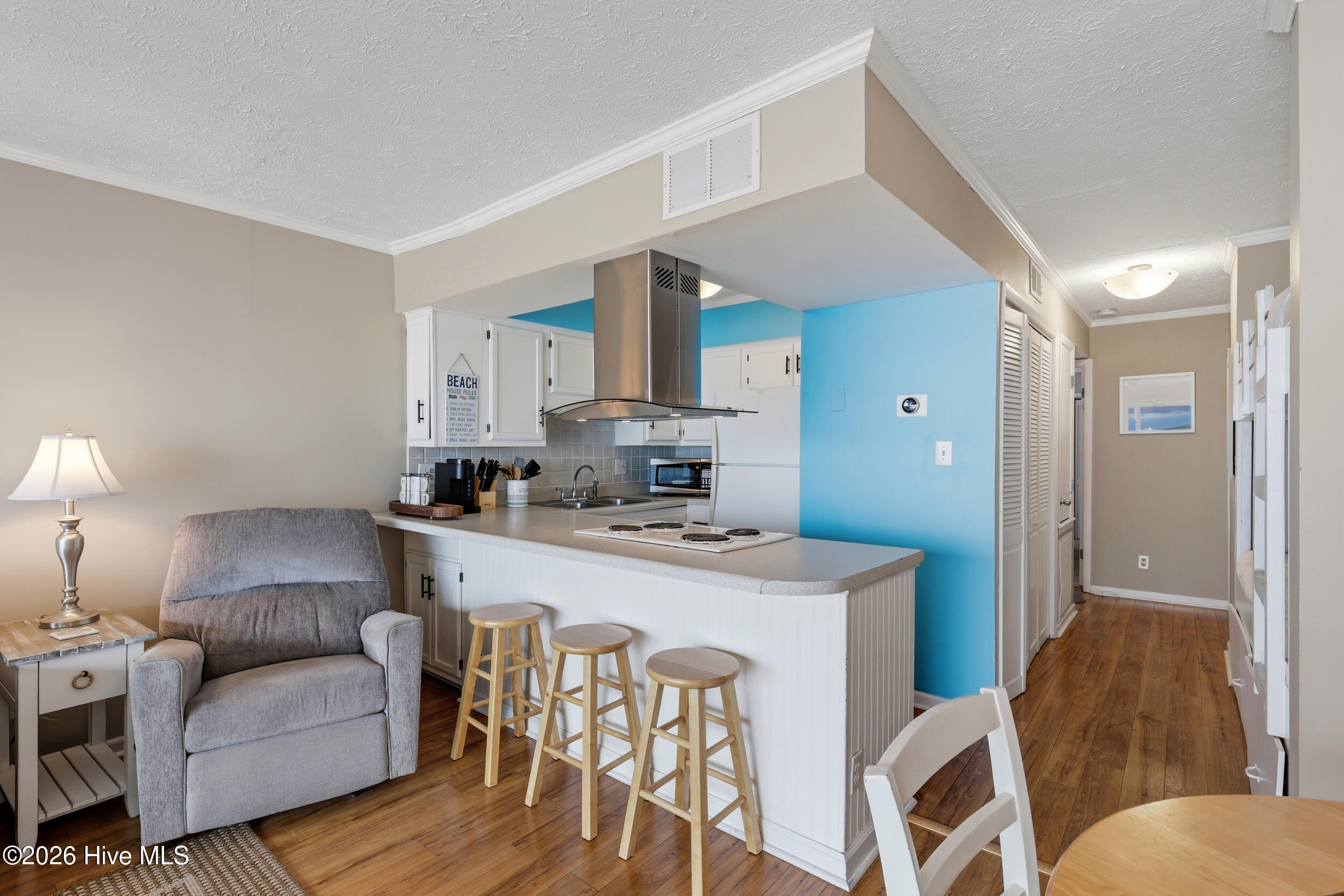 100557486 | Photo 11