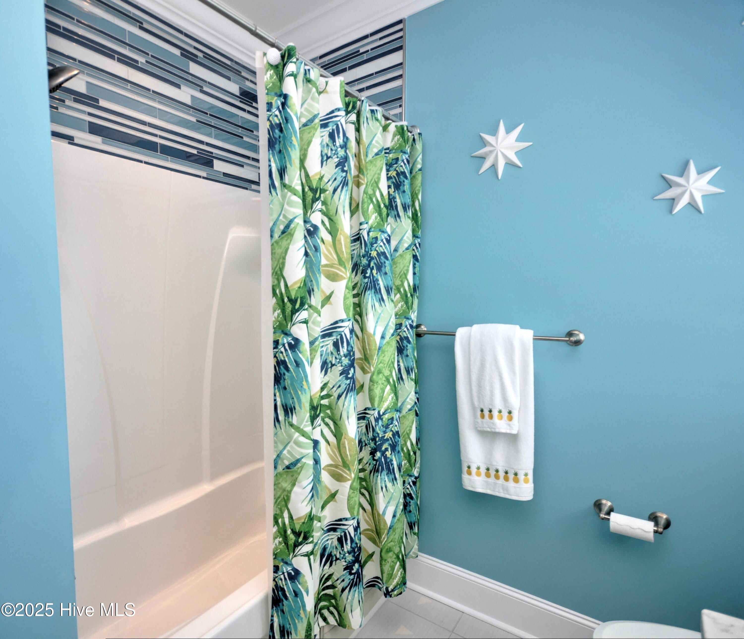 100533074 | Photo 55