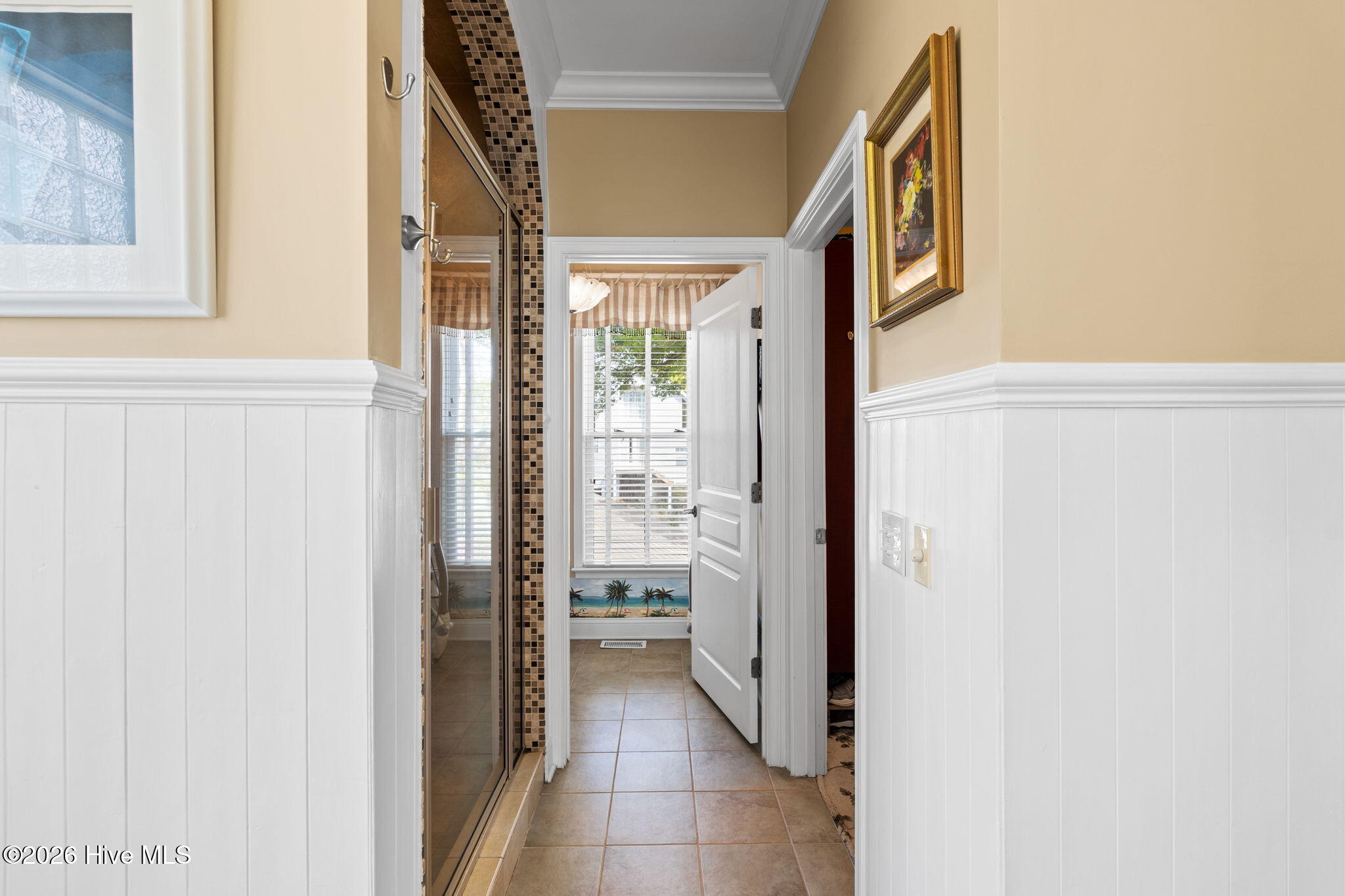 100566344 | Photo 47