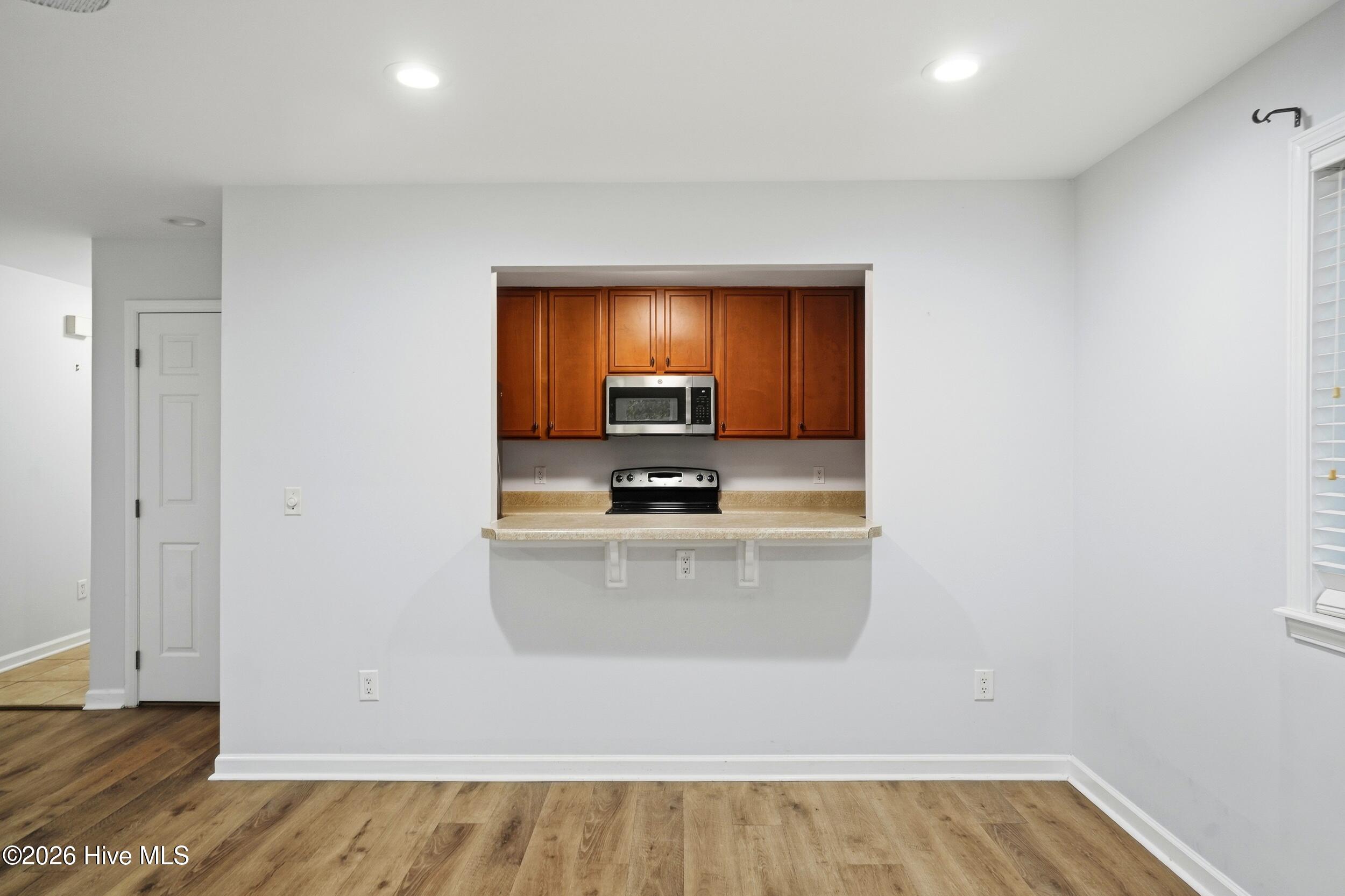 100557248 | Photo 10