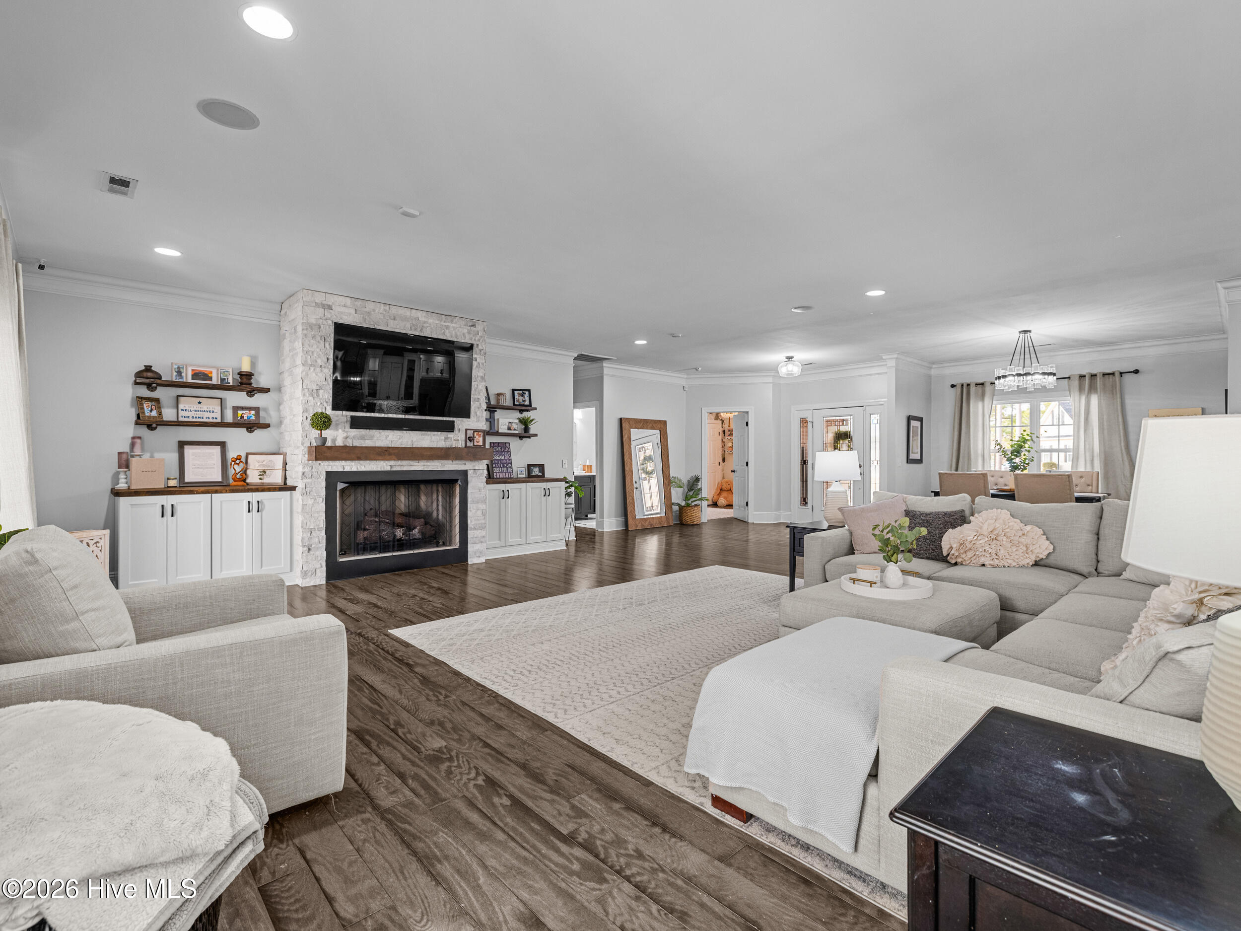 100557590 | Photo 13