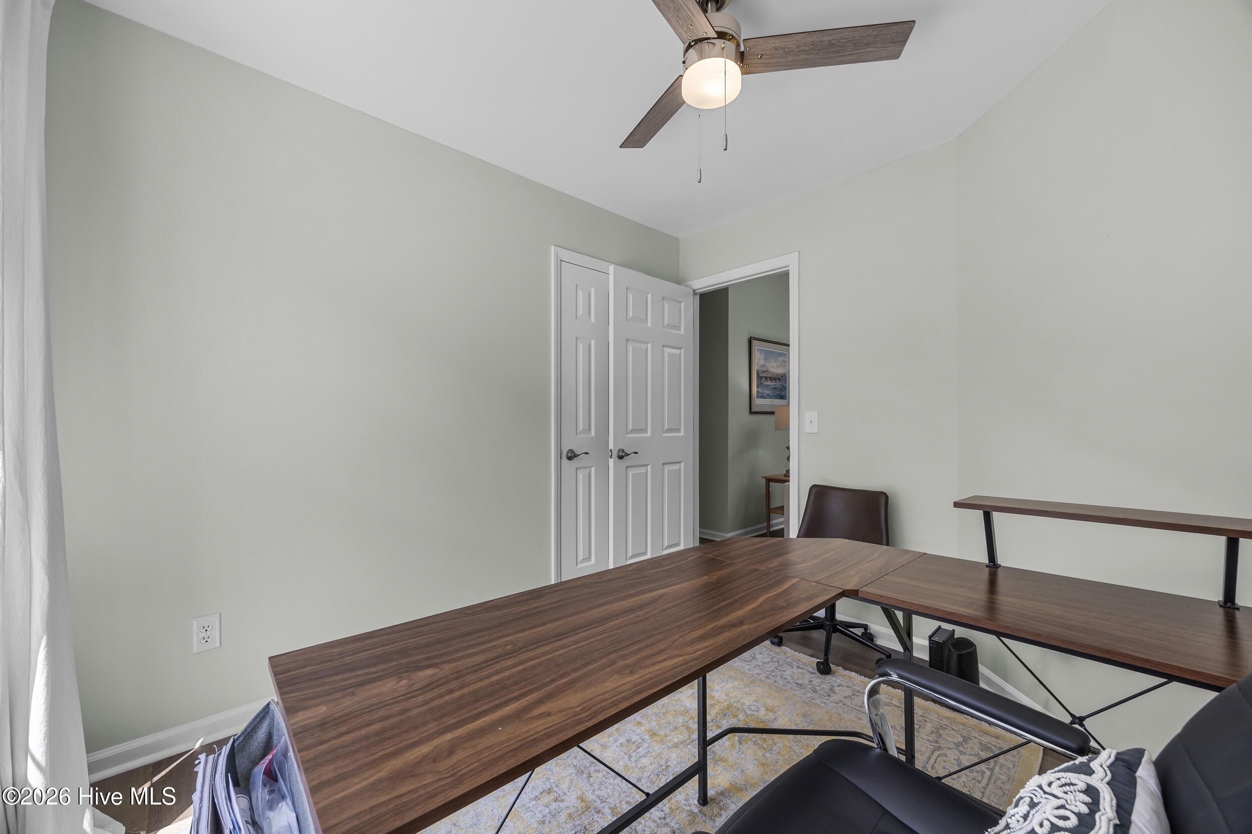 100563217 | Photo 24