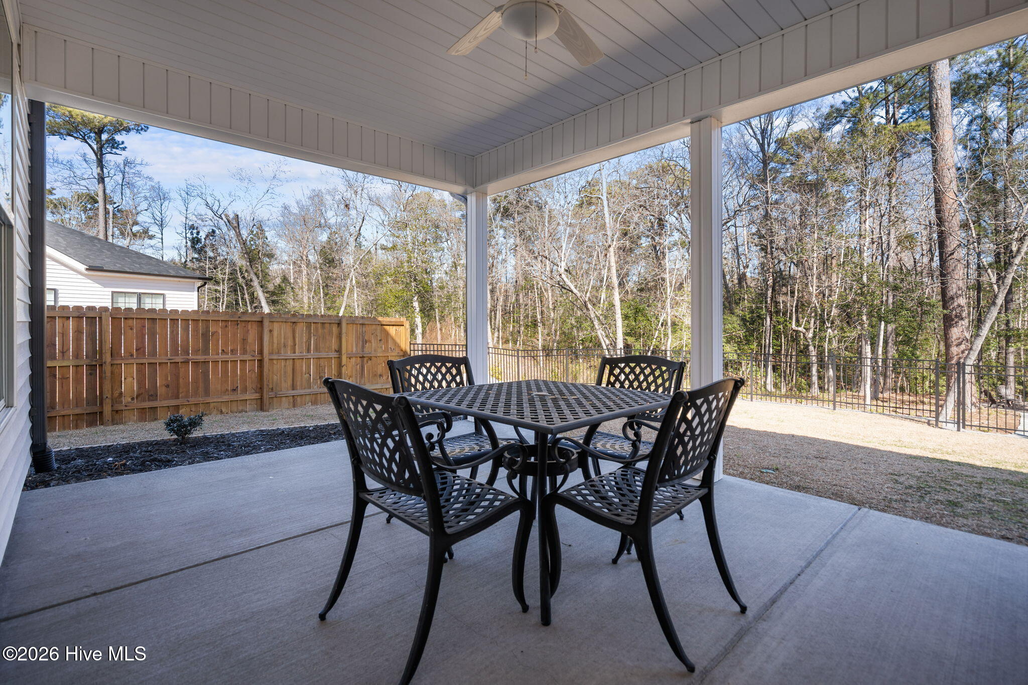 100552740 | Photo 51