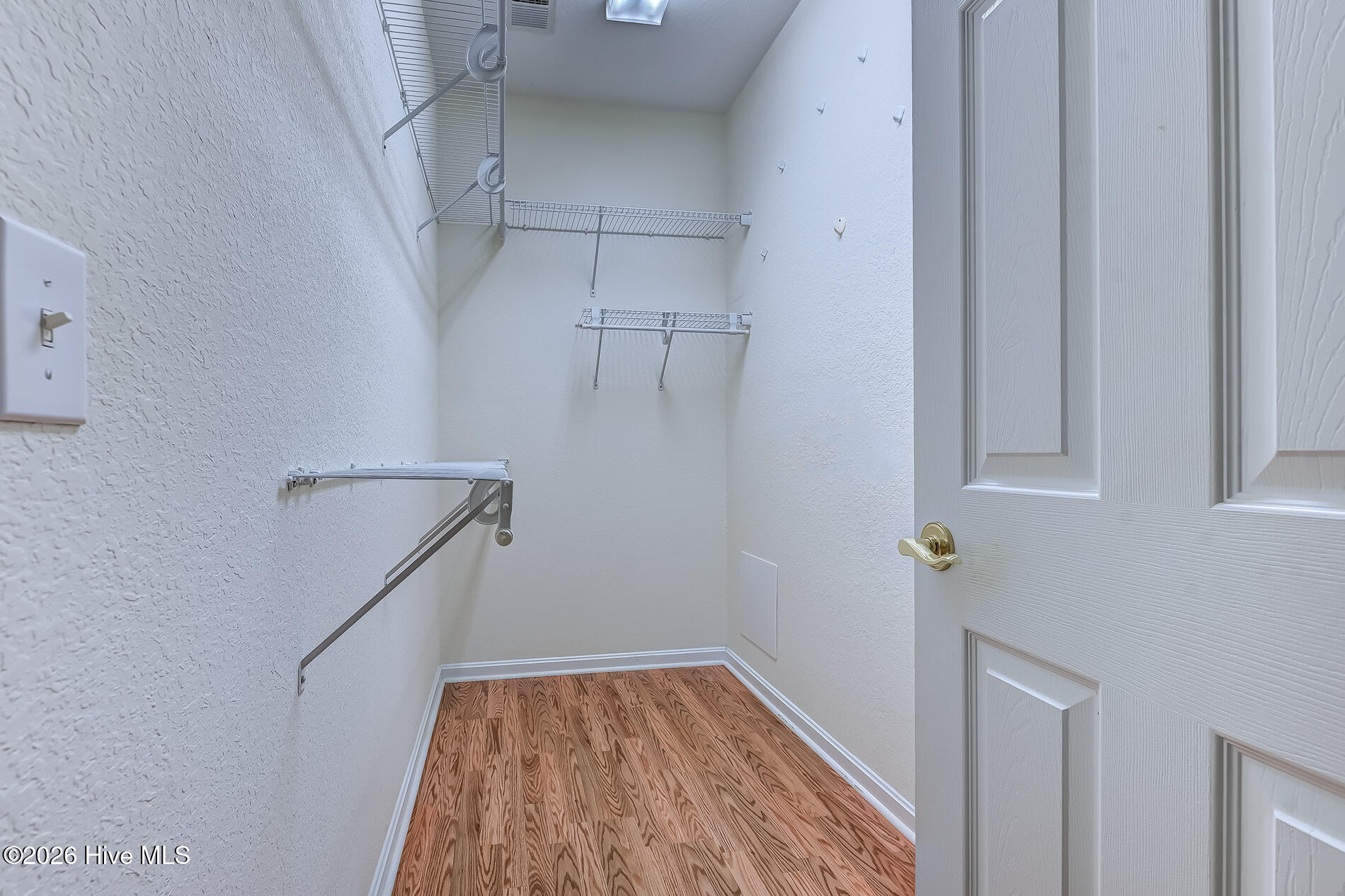 100563613 | Photo 13