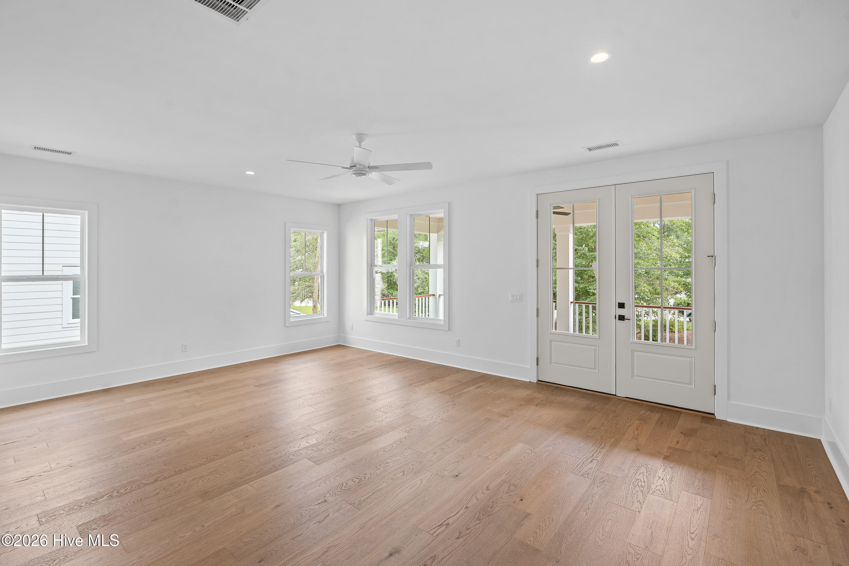 100499793 | Photo 32