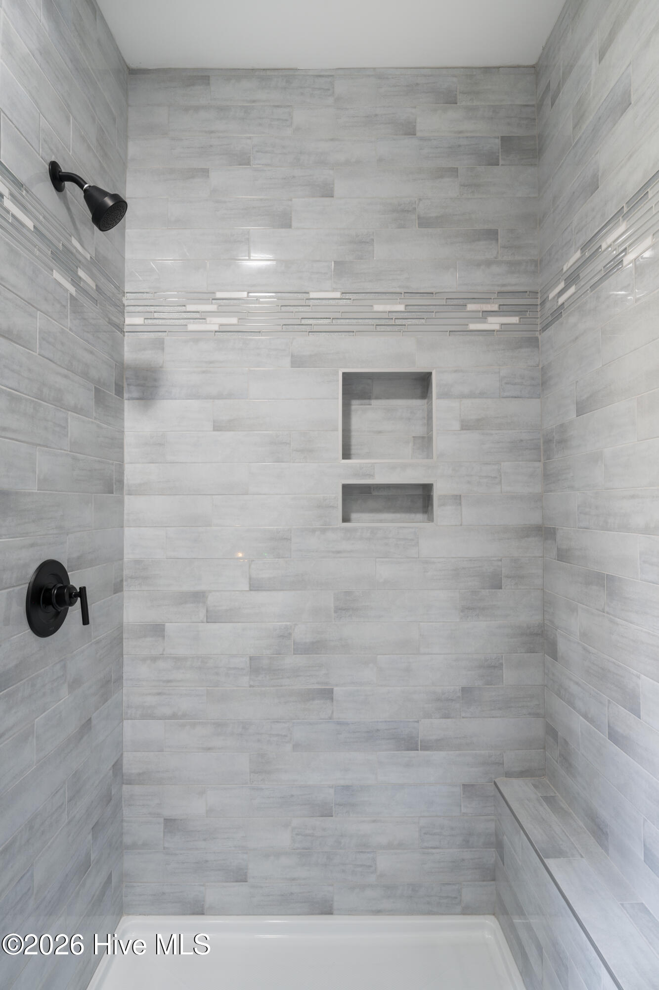 100523019 | Photo 20