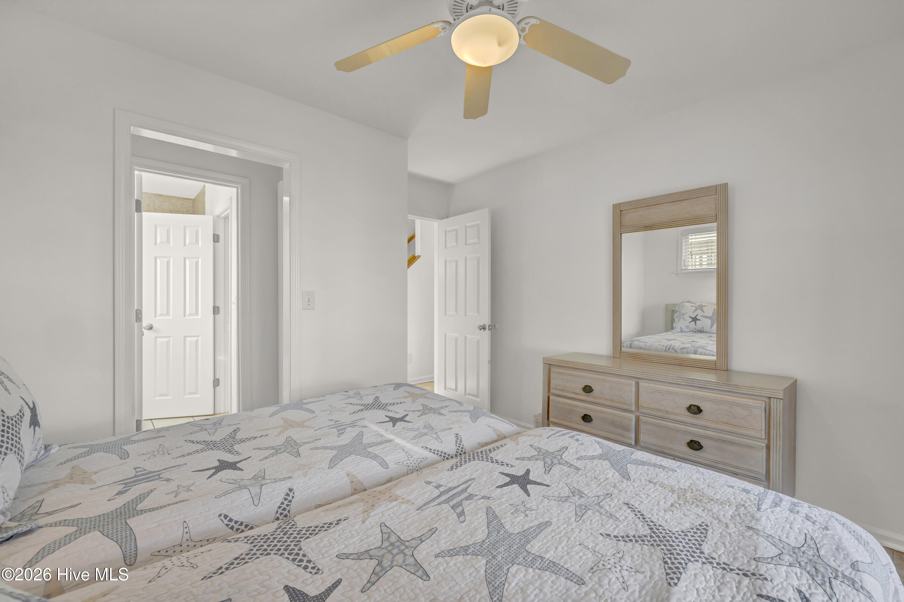 100558701 | Photo 28