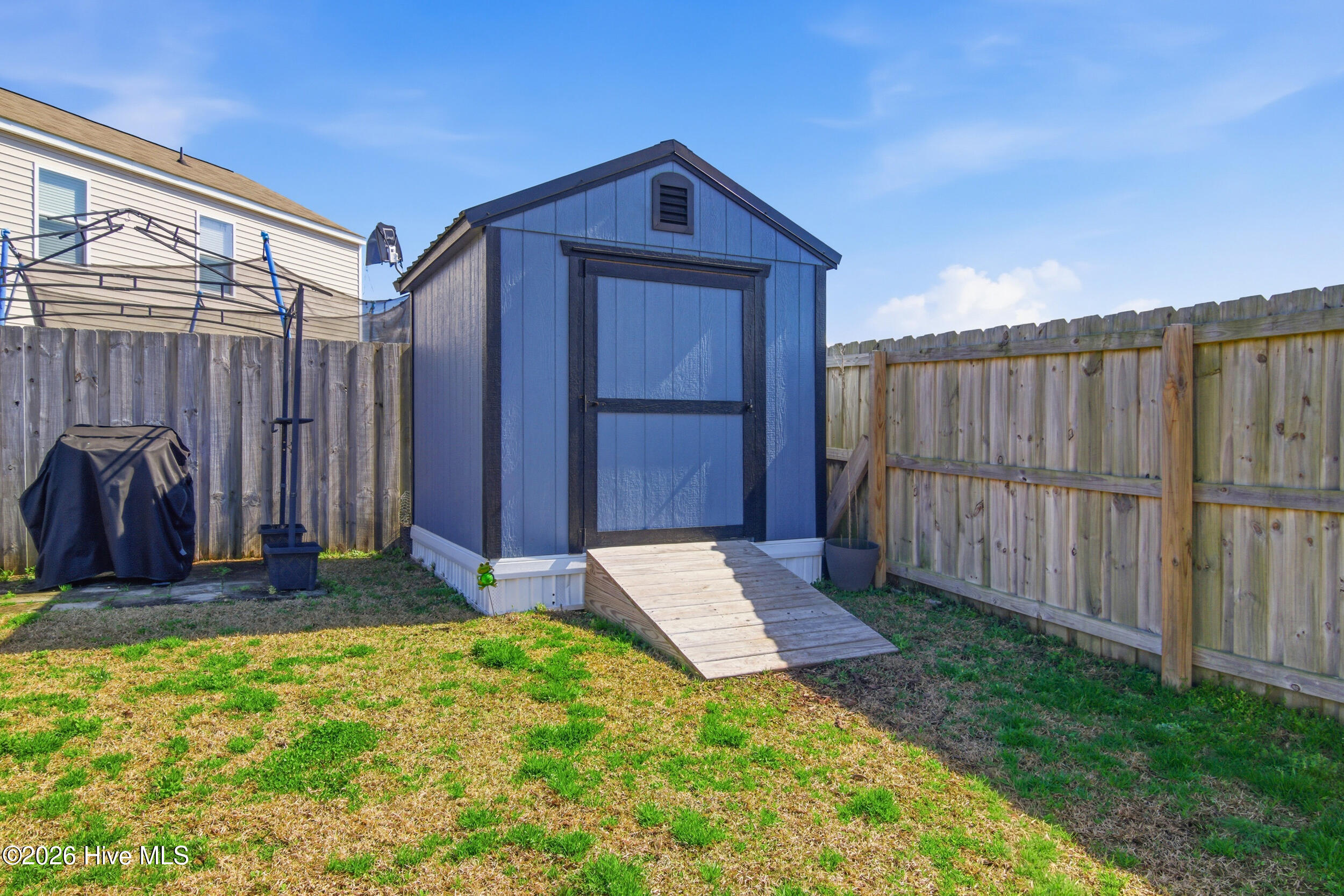 100556501 | Photo 43